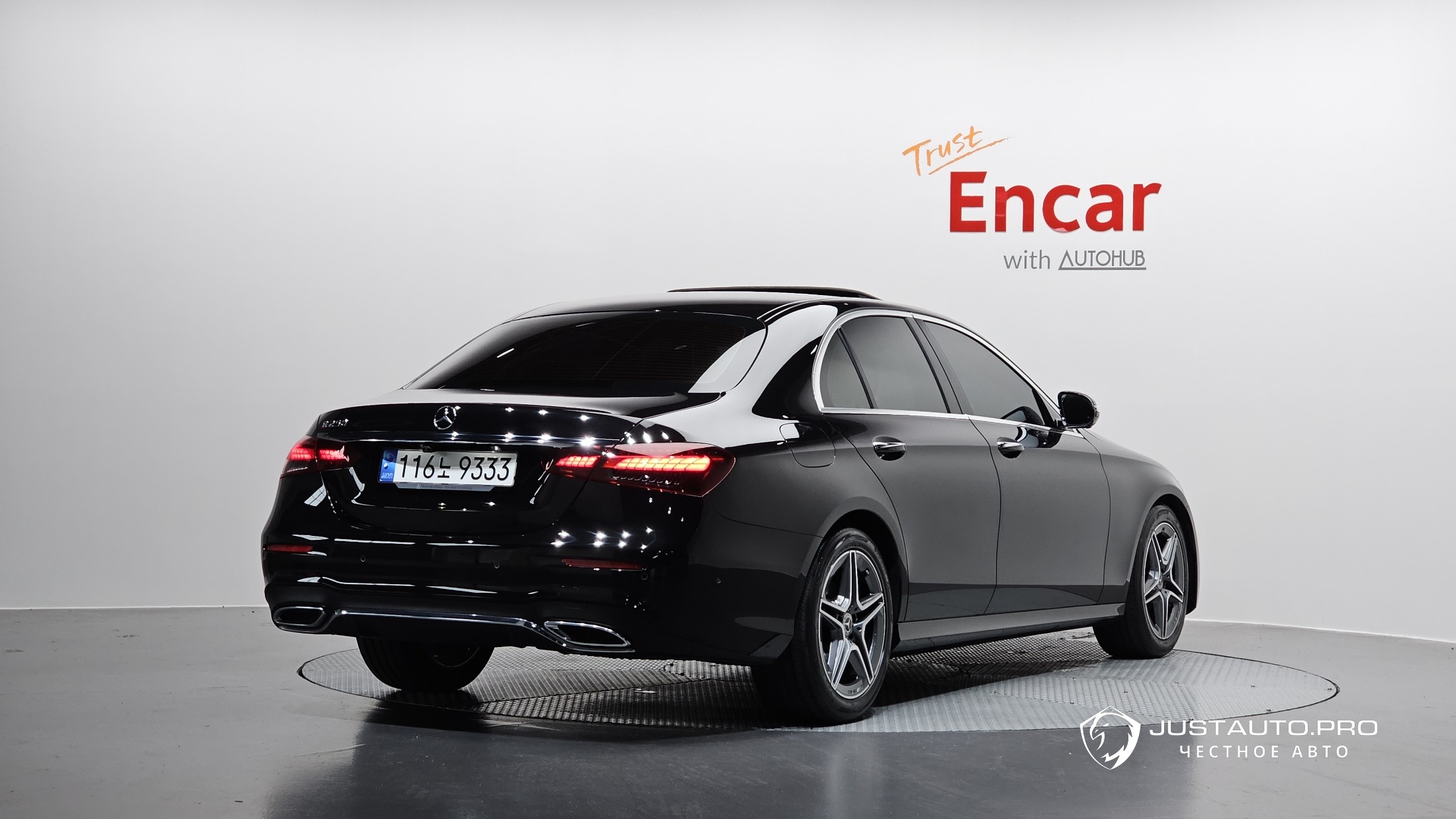 Автомобиль Mercedes-Benz E-Class
