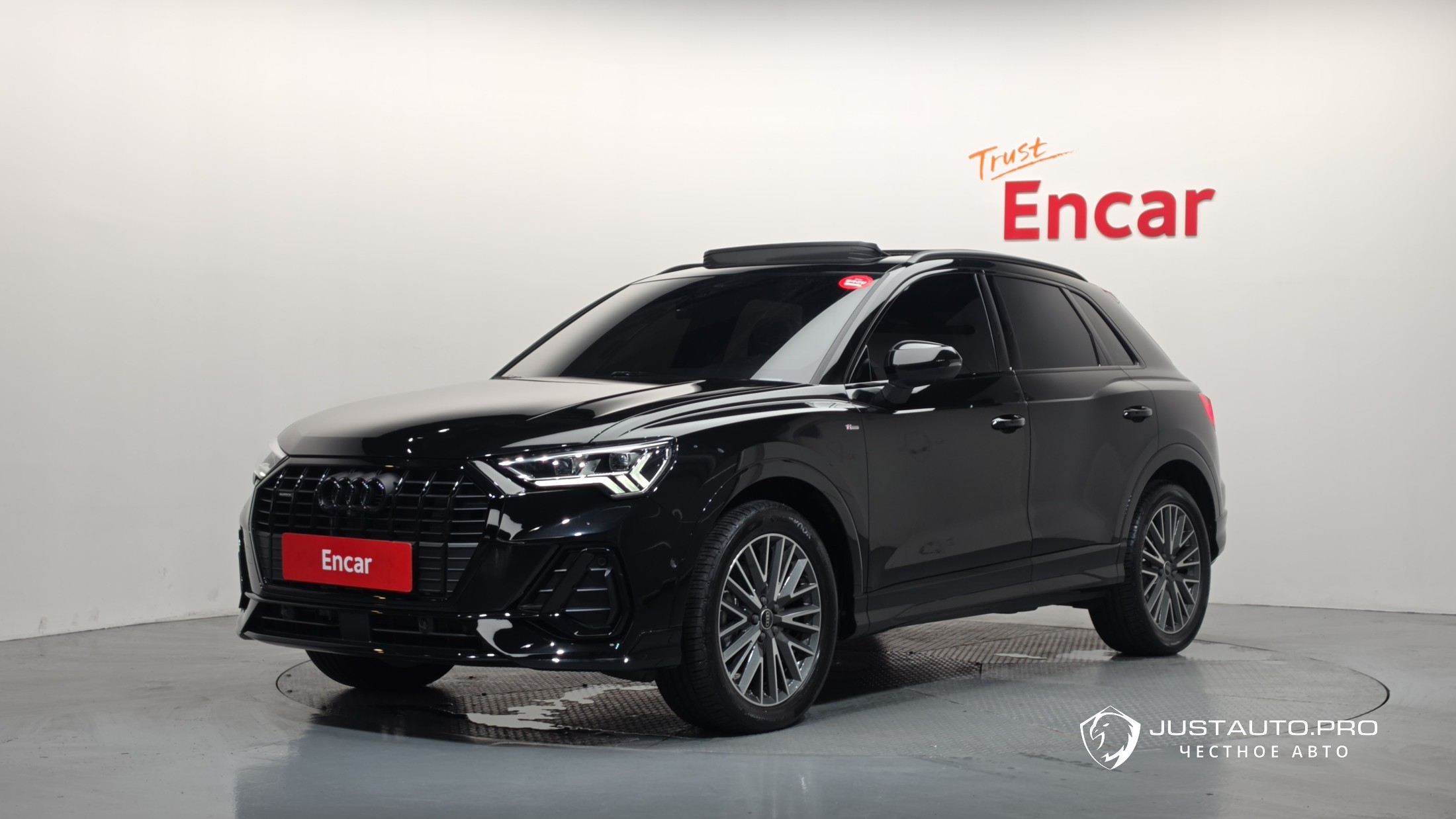 Автомобиль Audi Q3