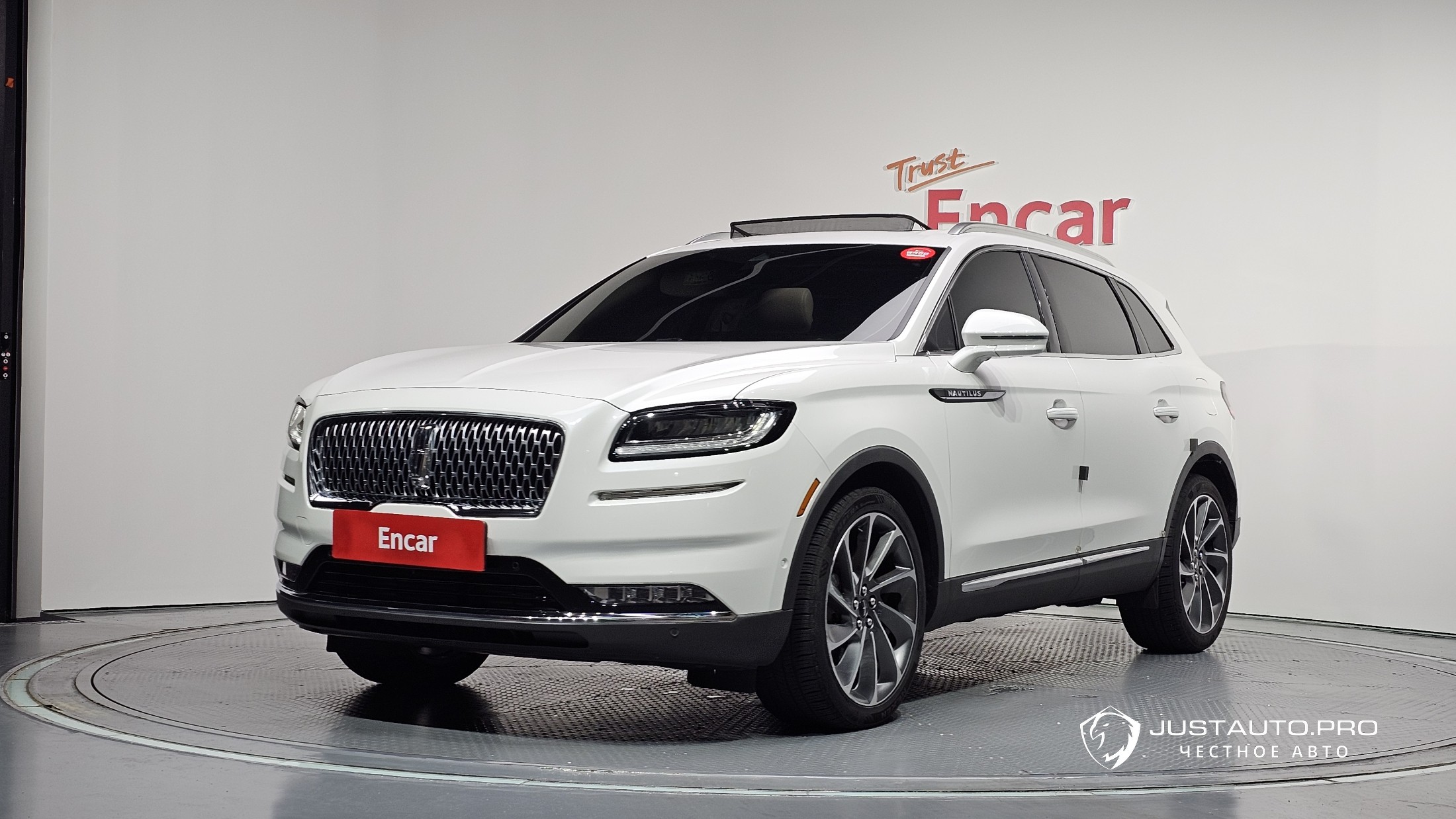 Автомобиль Lincoln Nautilus