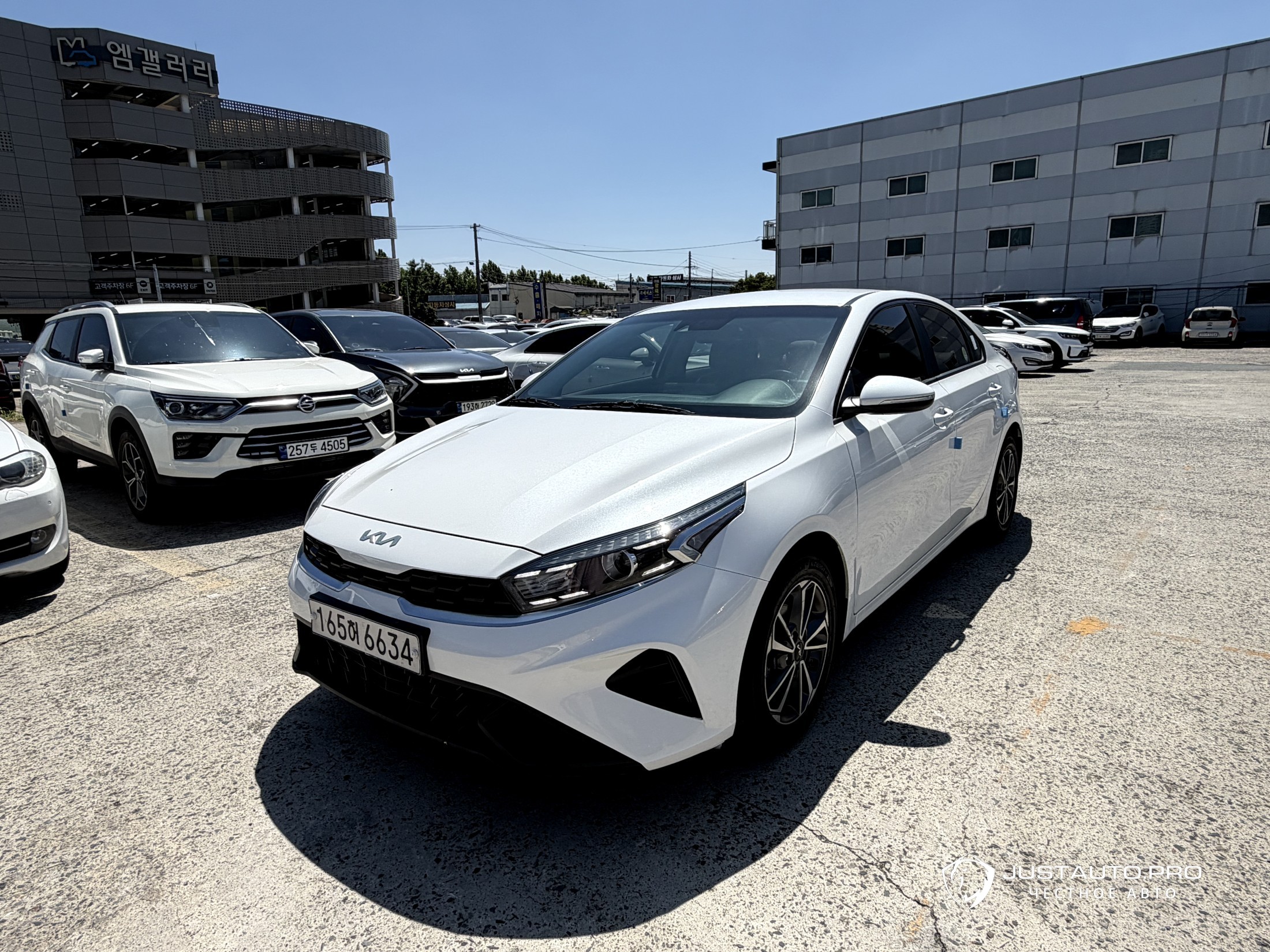 Автомобиль Kia K3