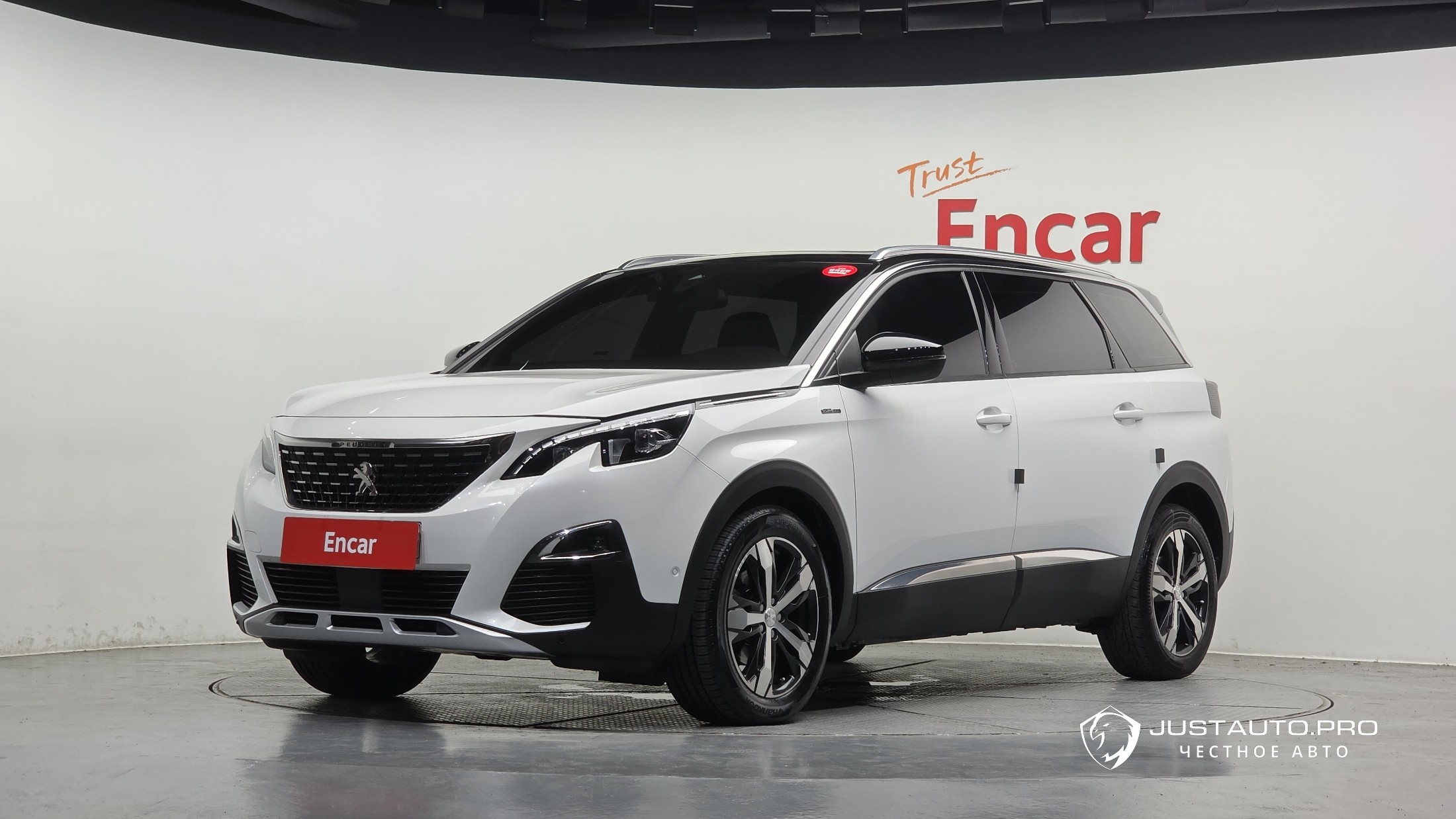 Автомобиль Peugeot 5008