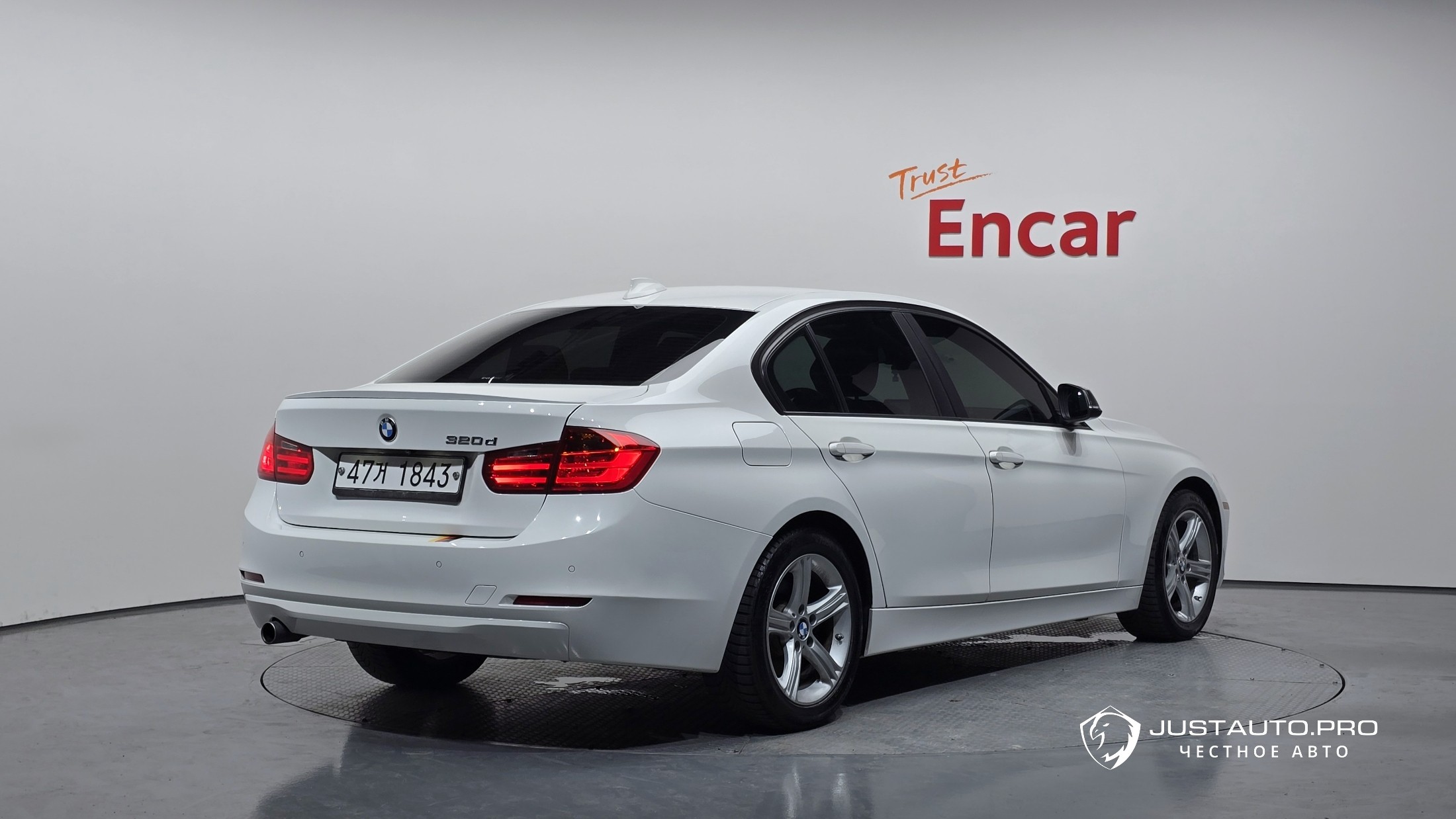 Автомобиль BMW 3-Series