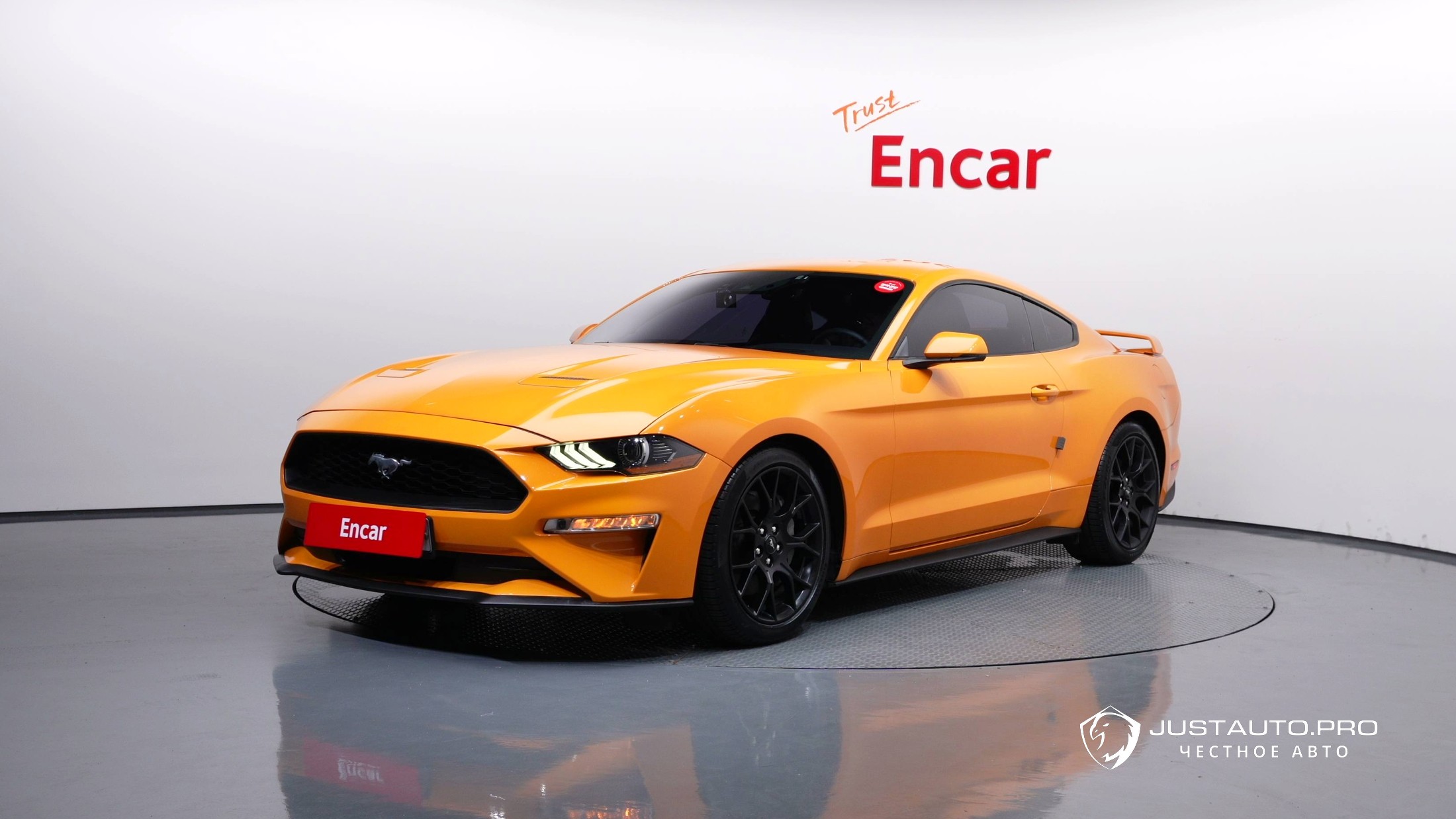 Автомобиль Ford Mustang