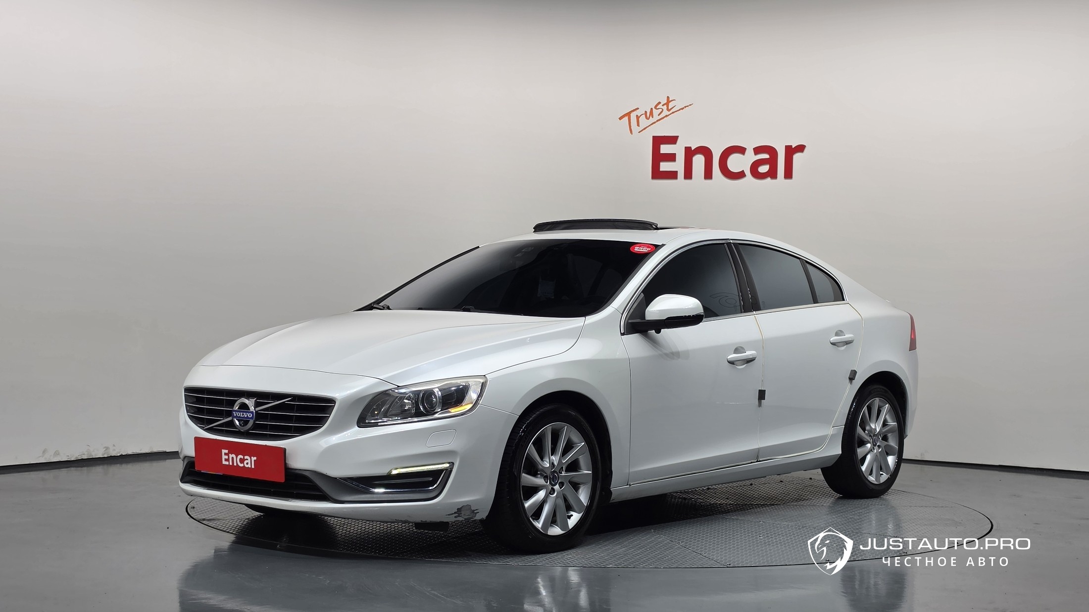 Автомобиль Volvo S60