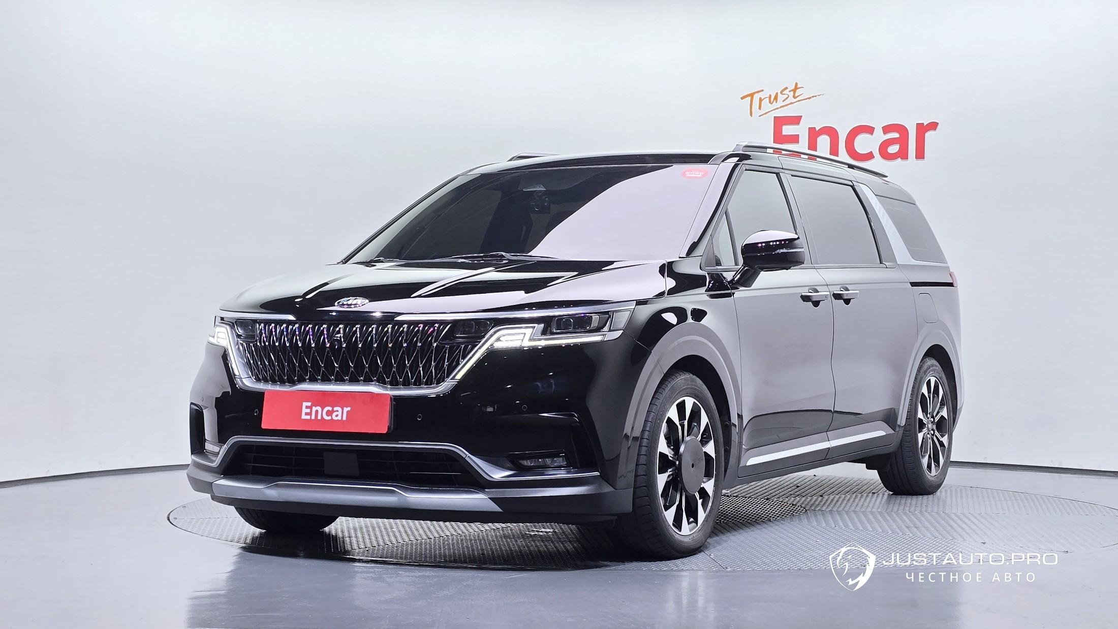 Автомобиль Kia Canival