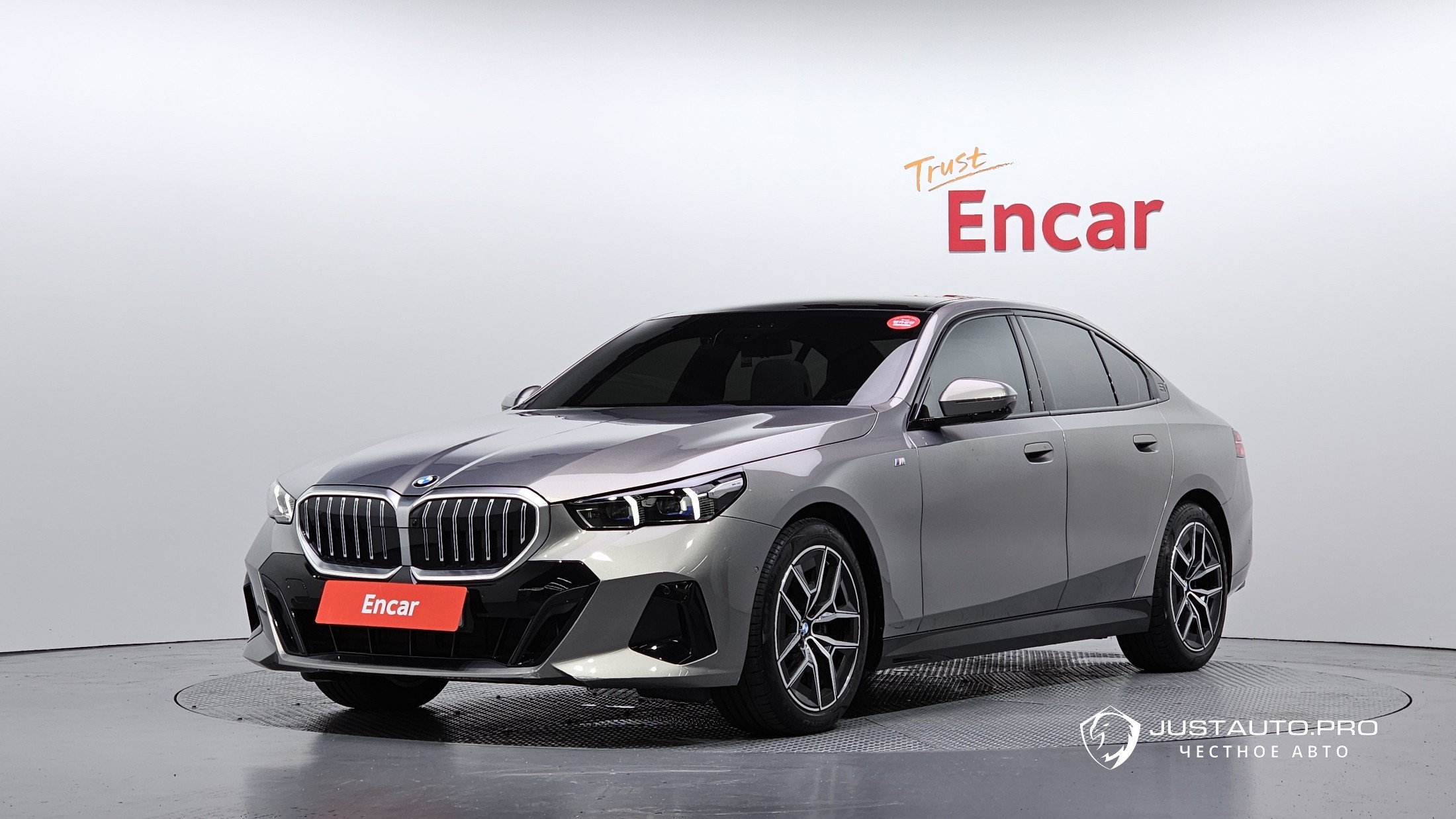 Автомобиль BMW 5-Series