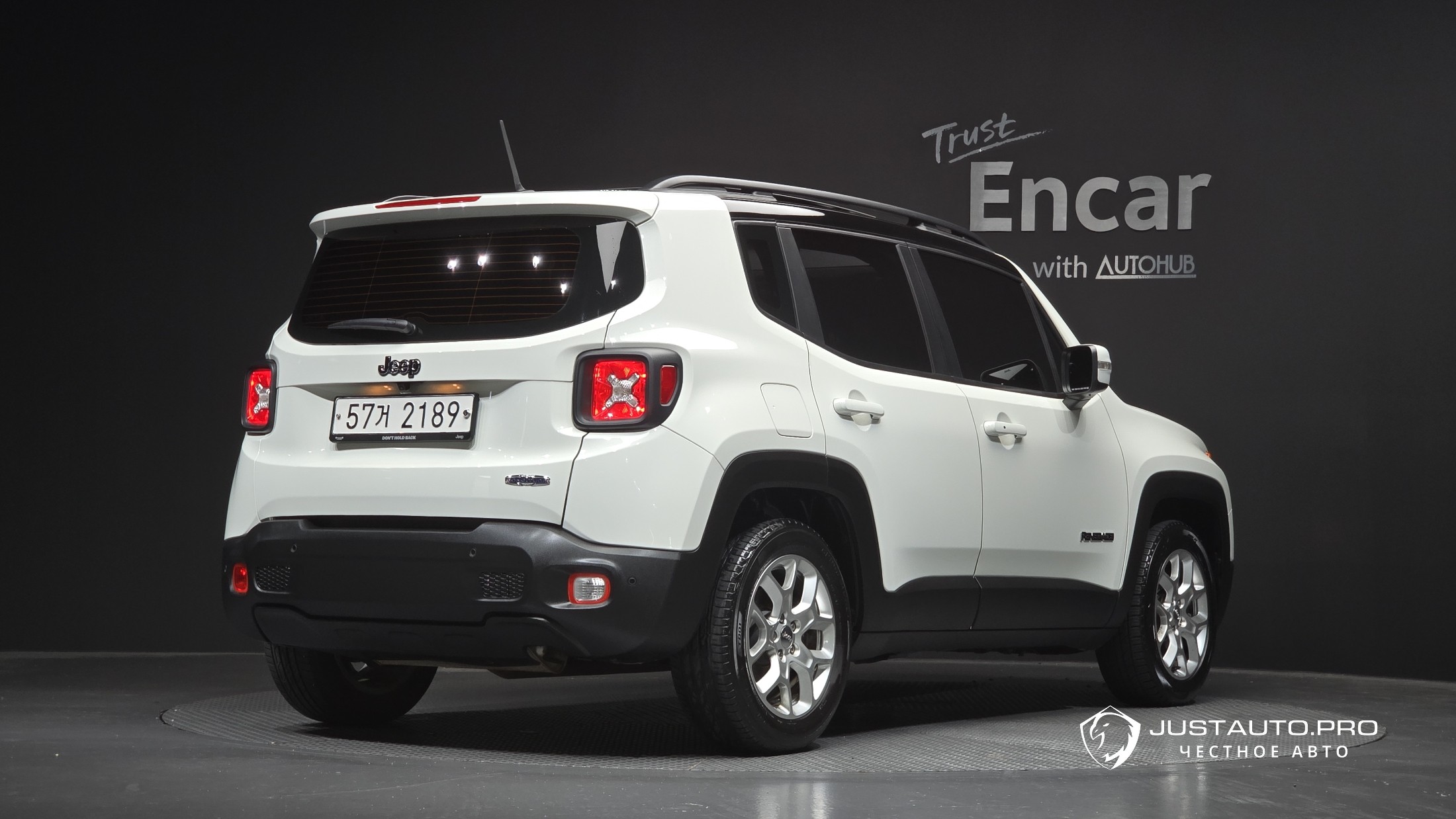 Автомобиль Jeep Renegade
