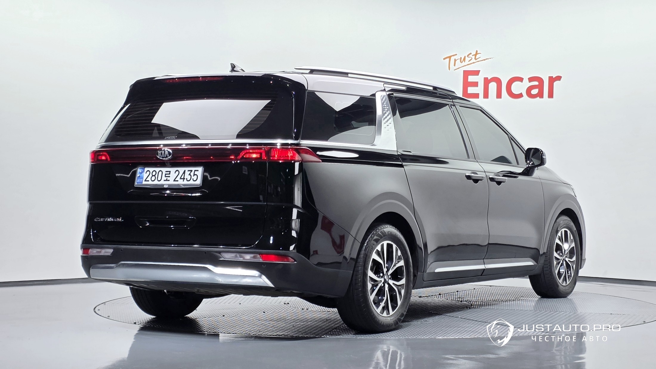 Автомобиль Kia Canival