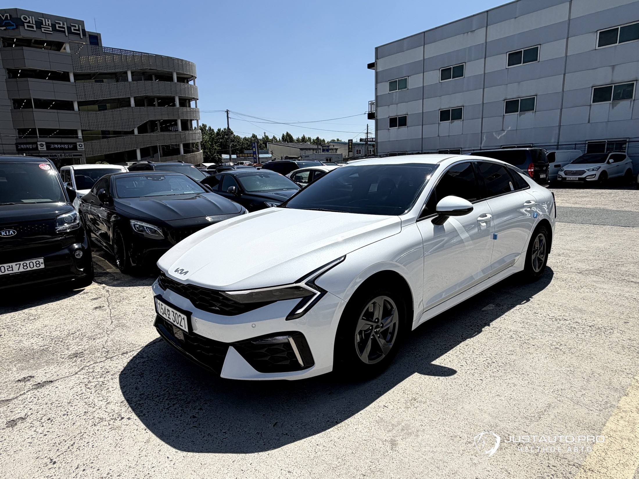 Автомобиль Kia K5