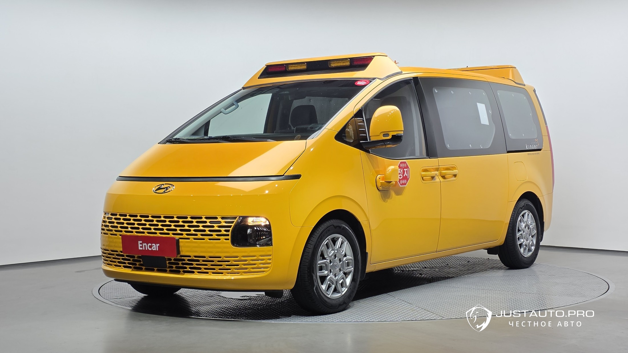 Автомобиль Hyundai Staria