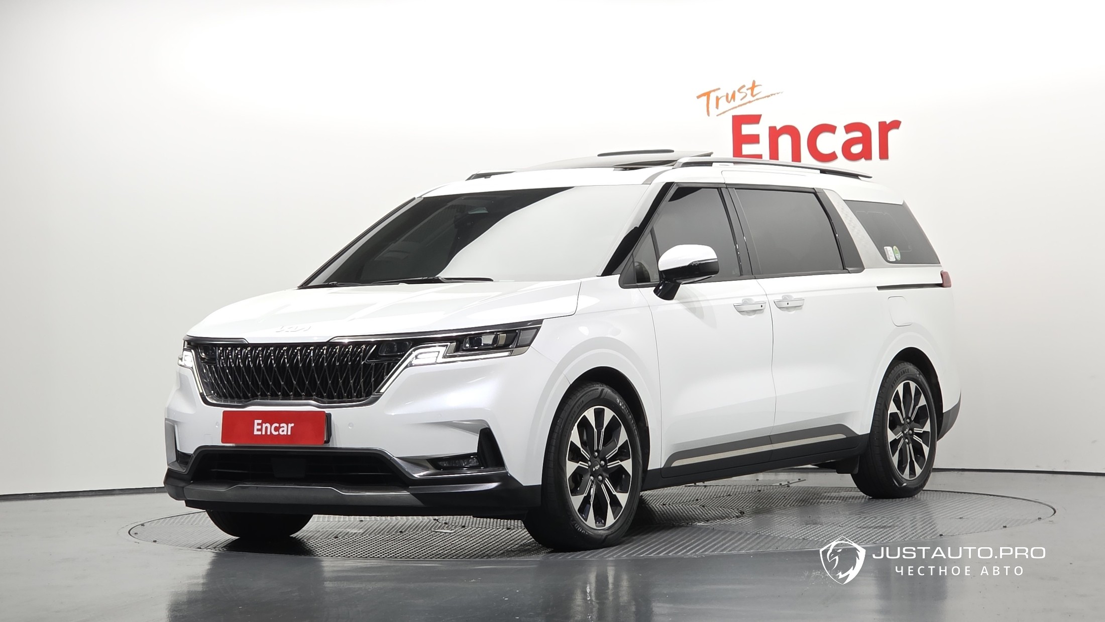 Автомобиль Kia Canival