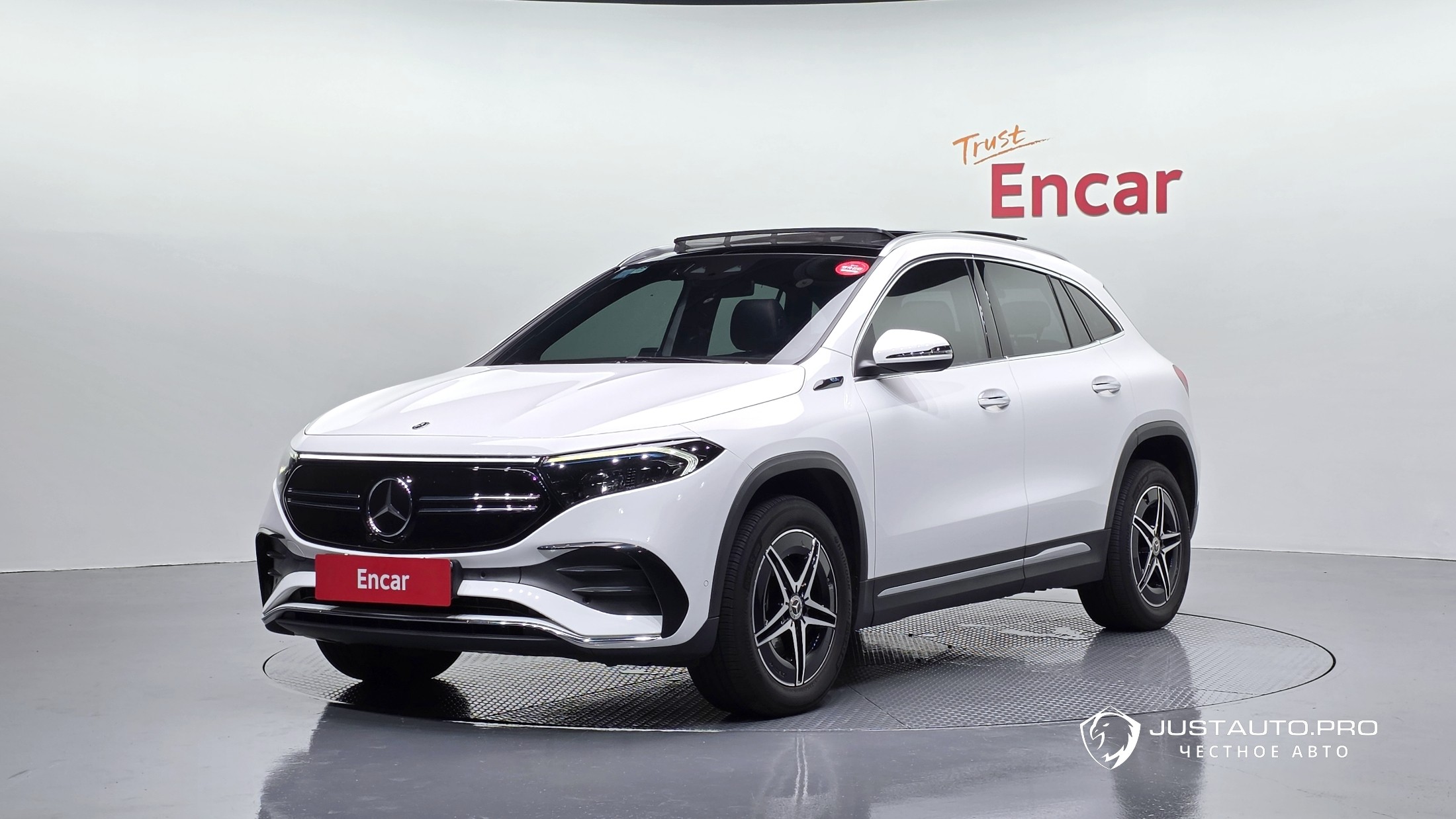 Автомобиль Mercedes-Benz EQA