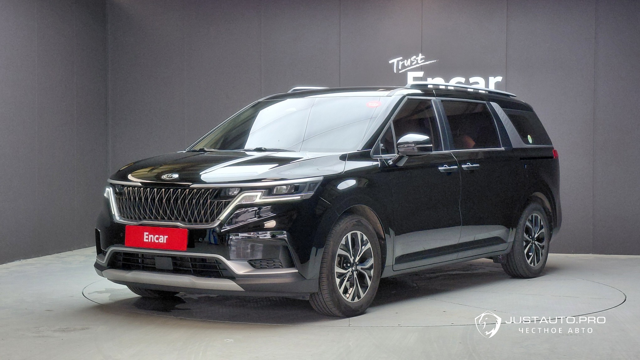 Автомобиль Kia Canival