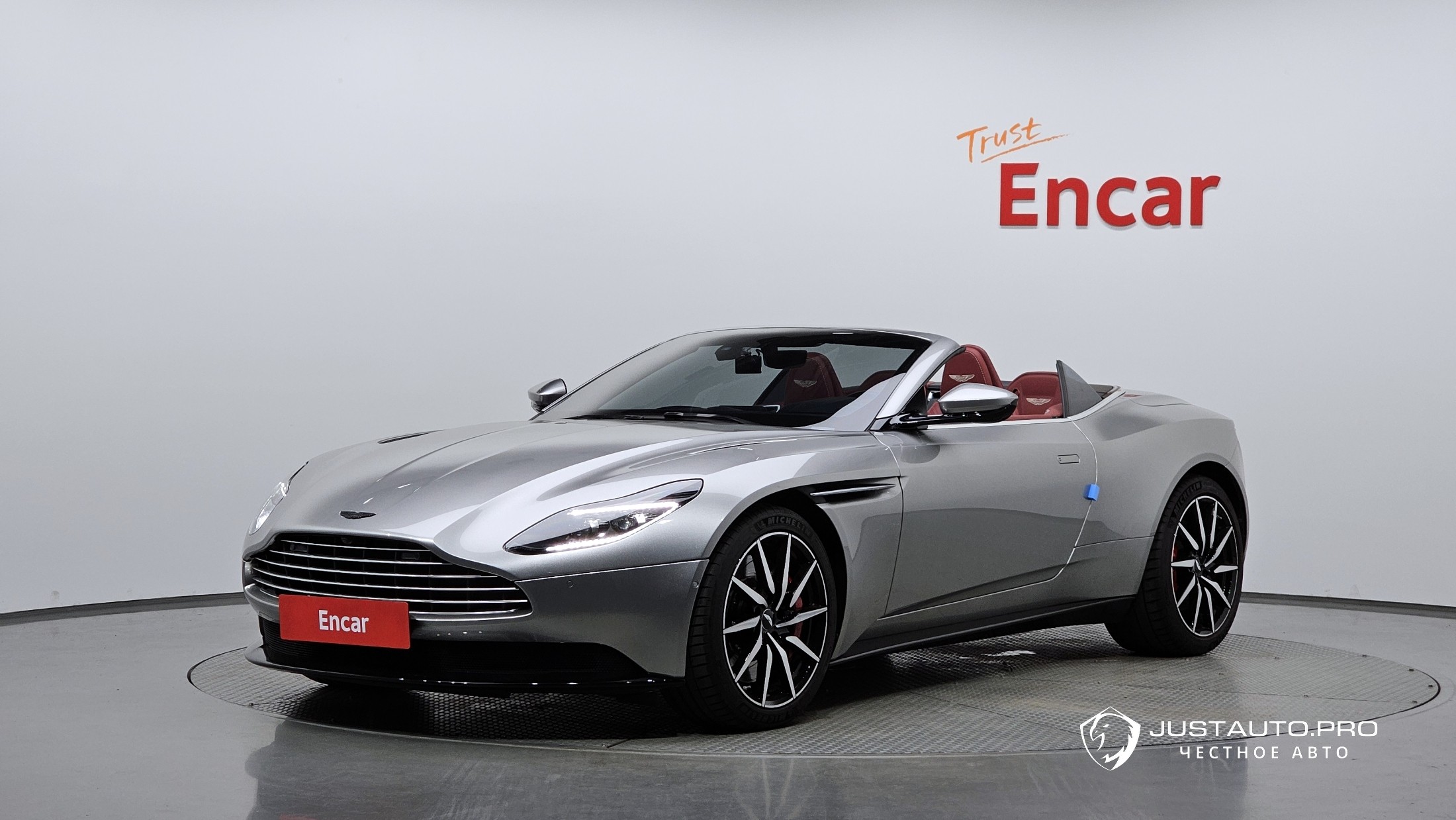 Автомобиль Astonmartin DB11