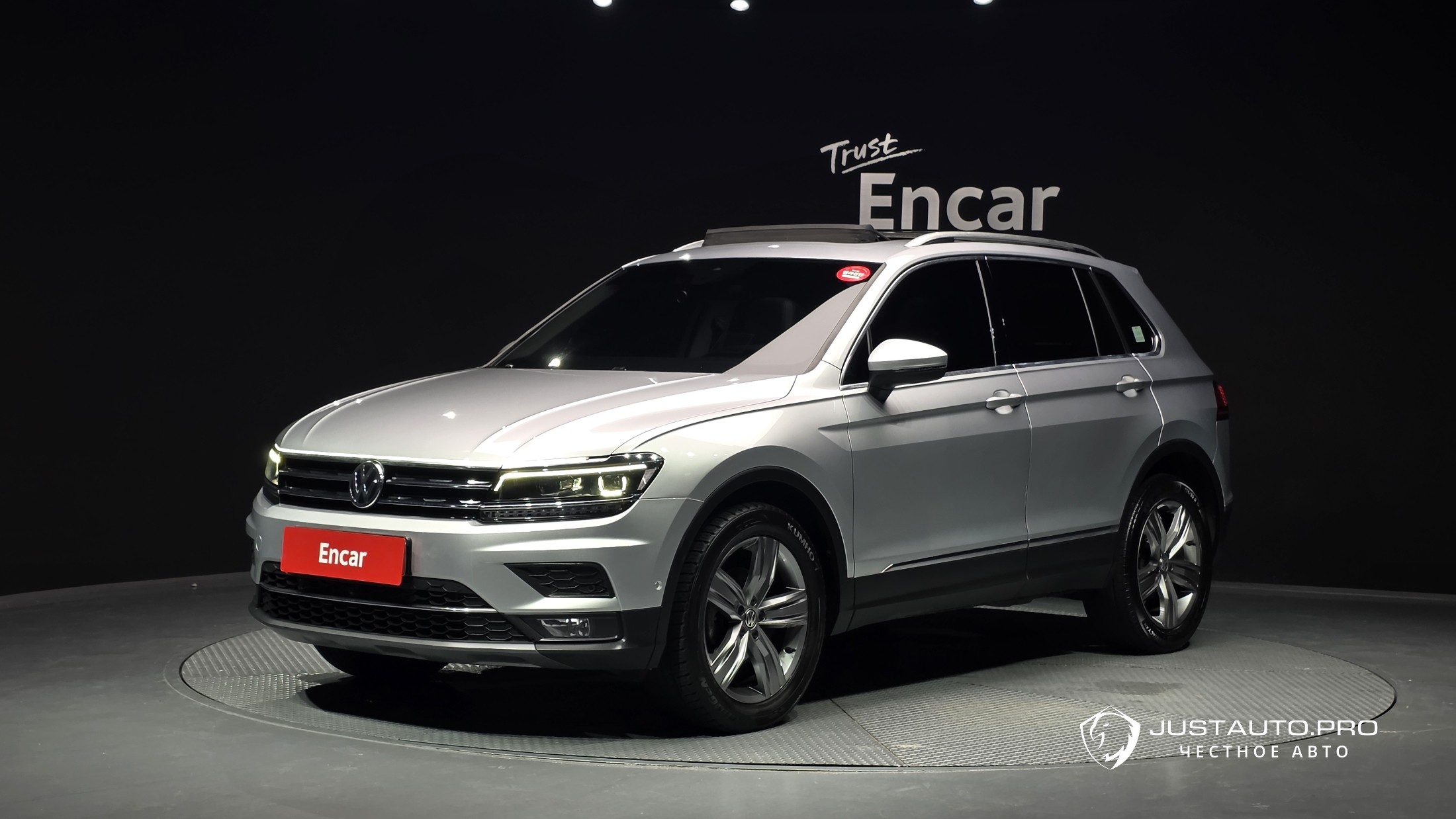 Автомобиль Volkswagen Tiguan