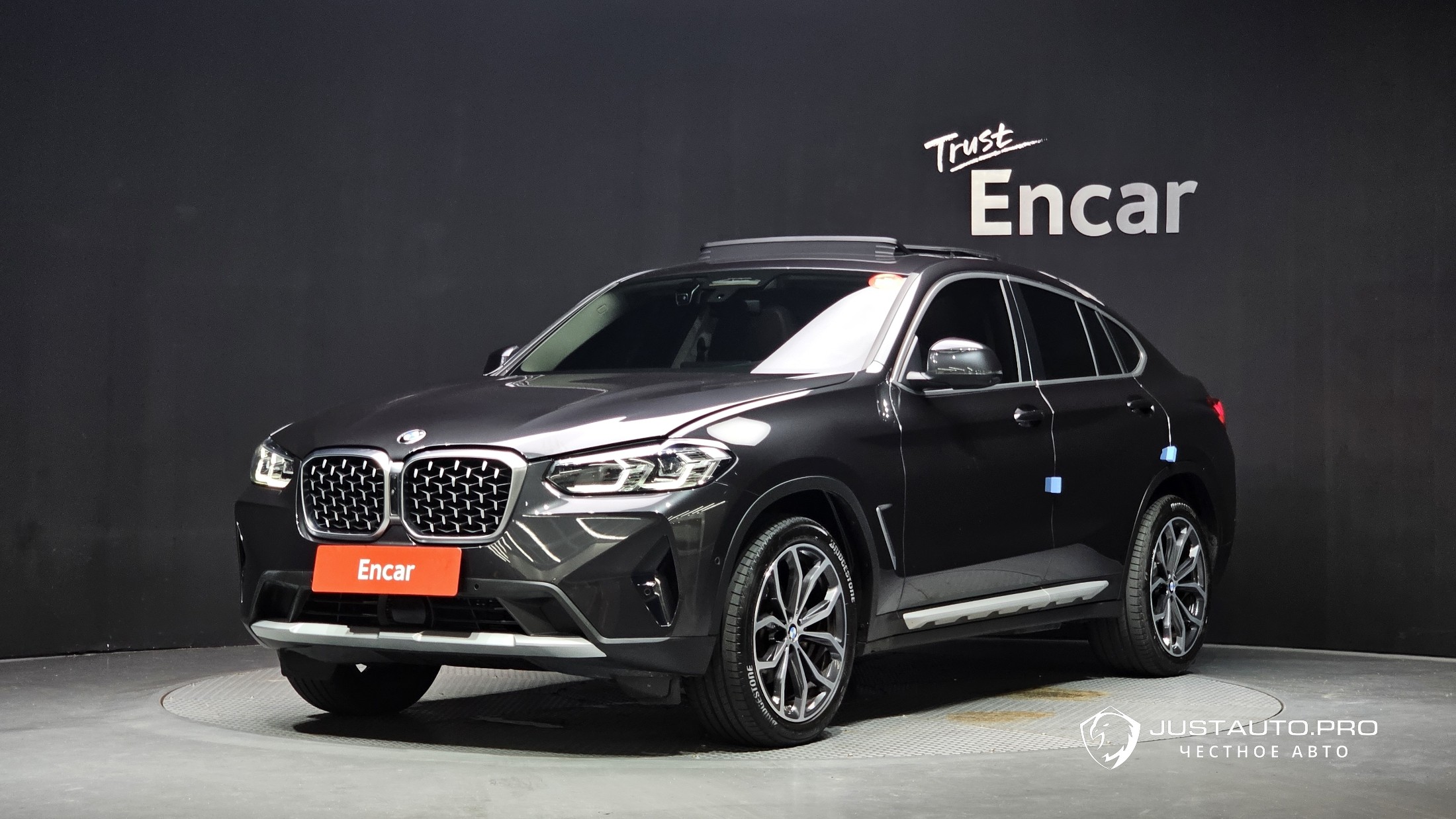 Автомобиль BMW X4