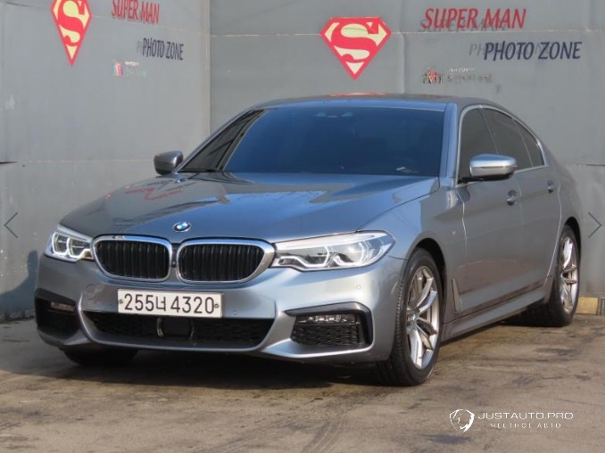 Автомобиль BMW 5-Series