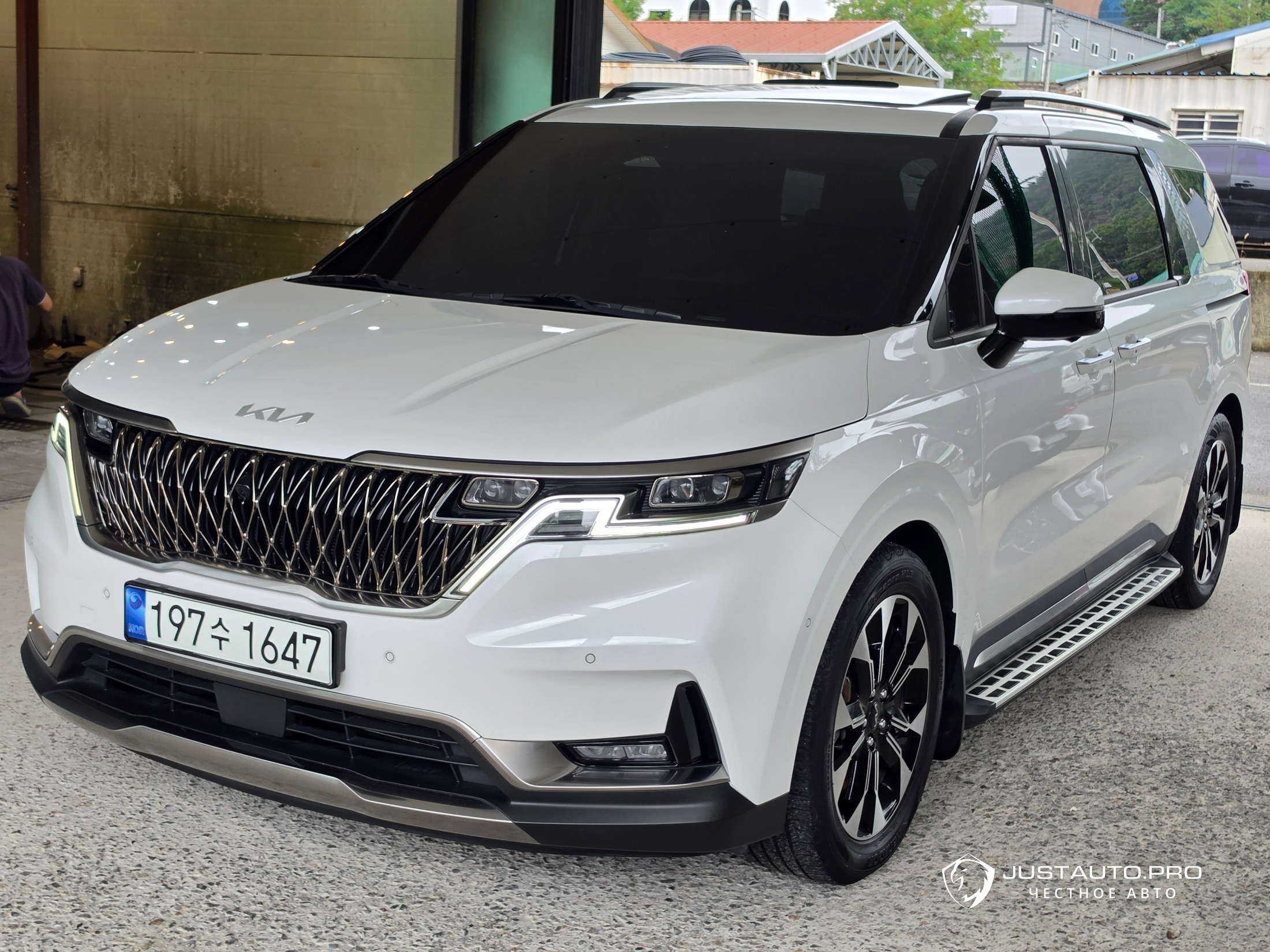 Автомобиль Kia Canival