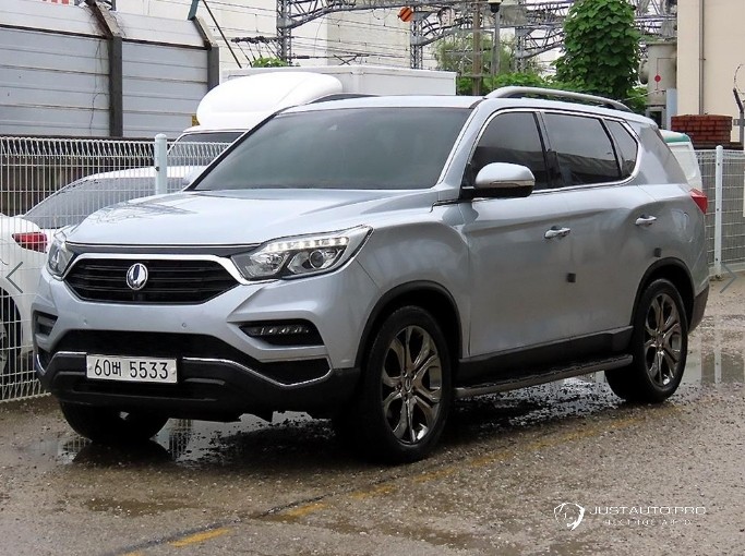 Автомобиль KG_Mobility_Ssangyong Rexton