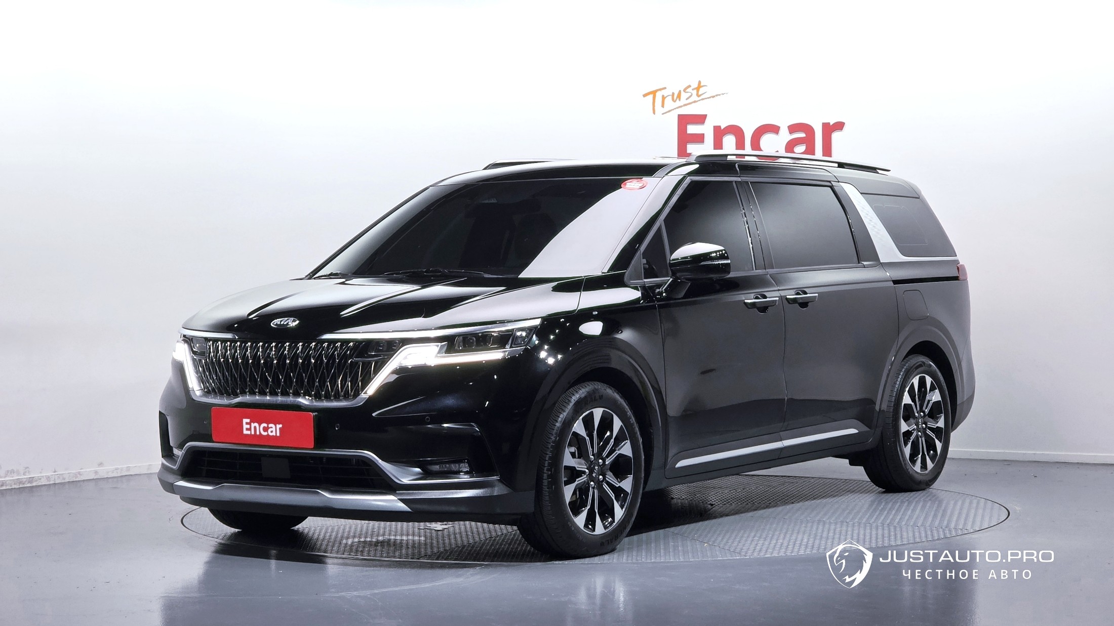 Автомобиль Kia Canival