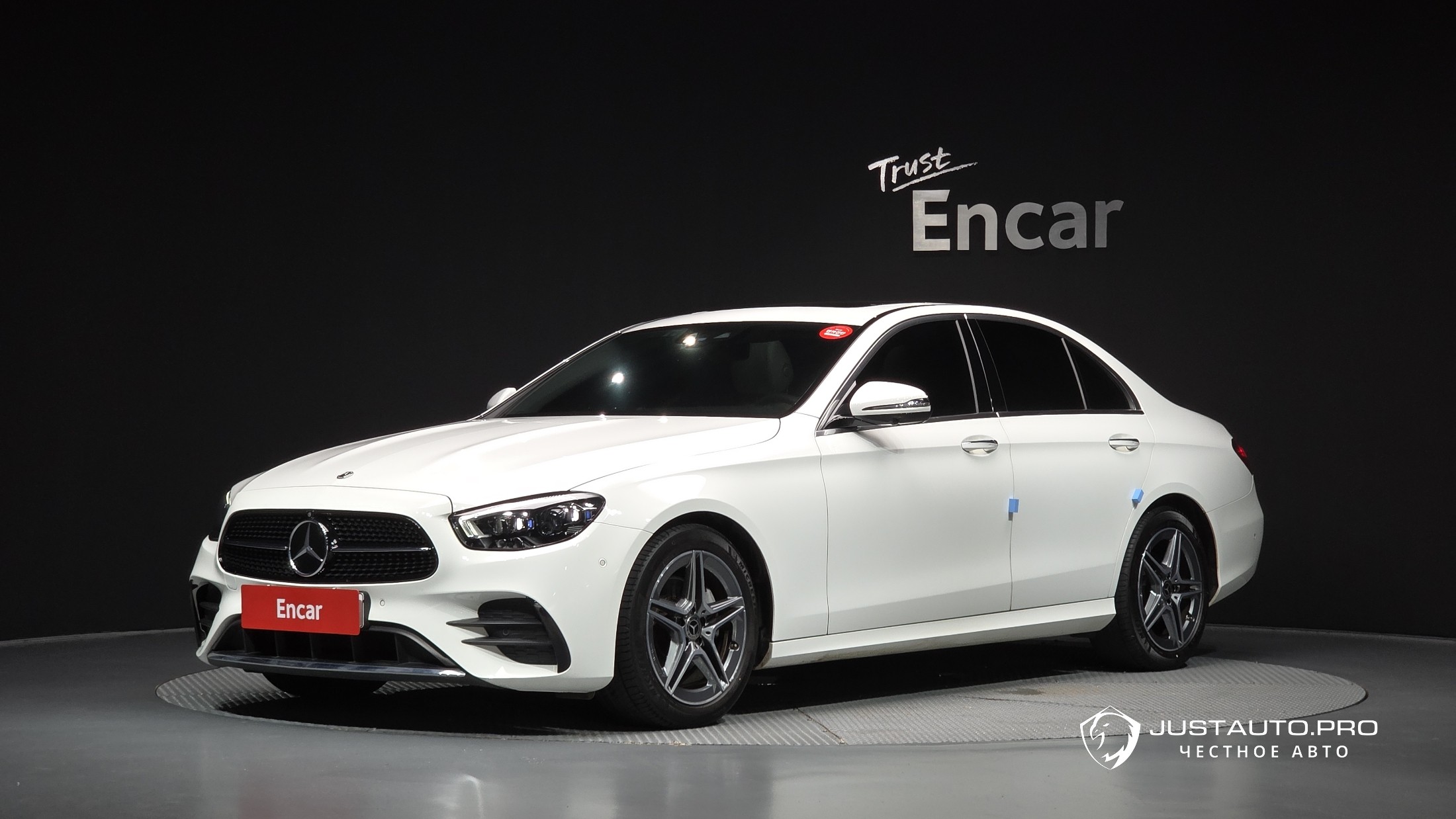 Автомобиль Mercedes-Benz E-Class