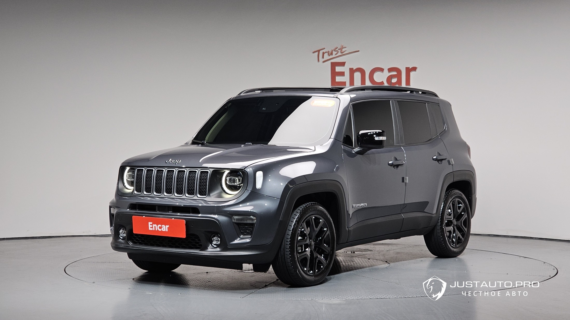 Автомобиль Jeep Renegade