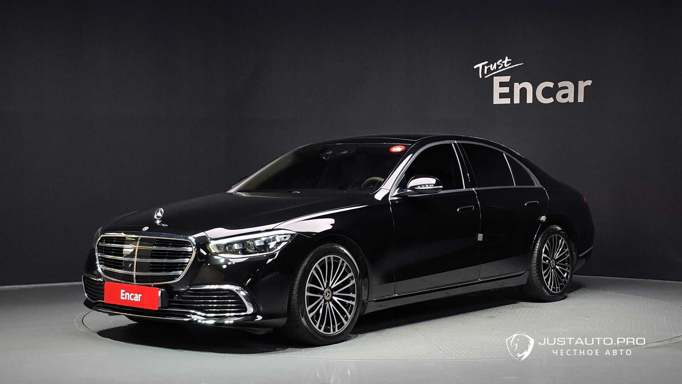Автомобиль Mercedes-Benz S-Class