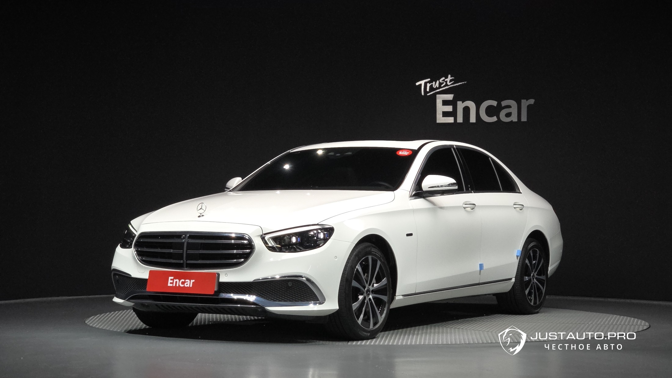 Автомобиль Mercedes-Benz E-Class