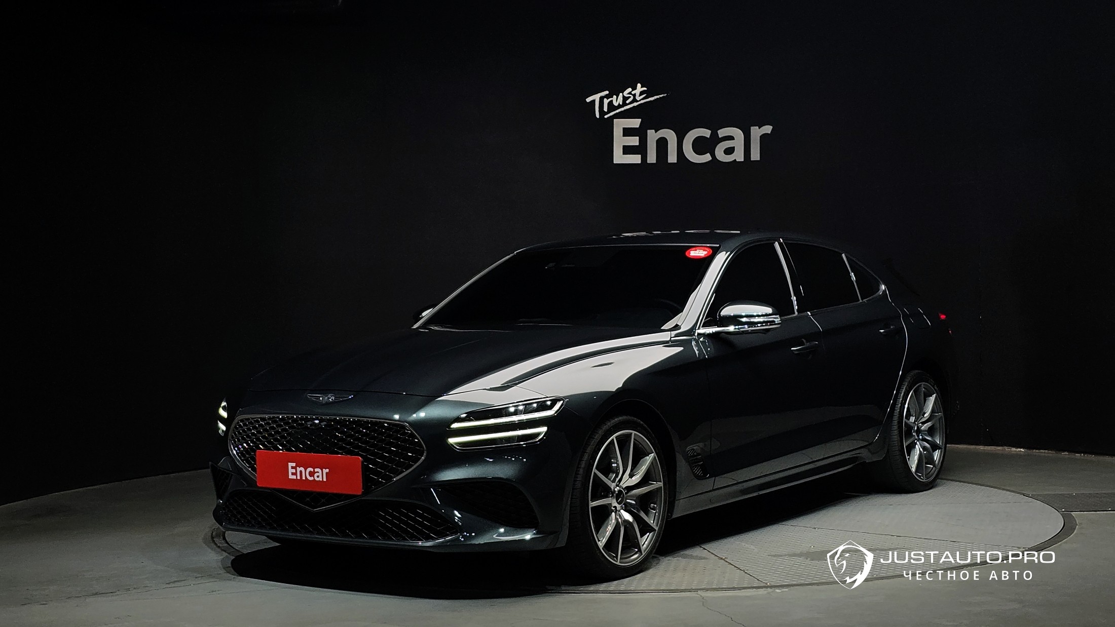 Автомобиль Genesis G70