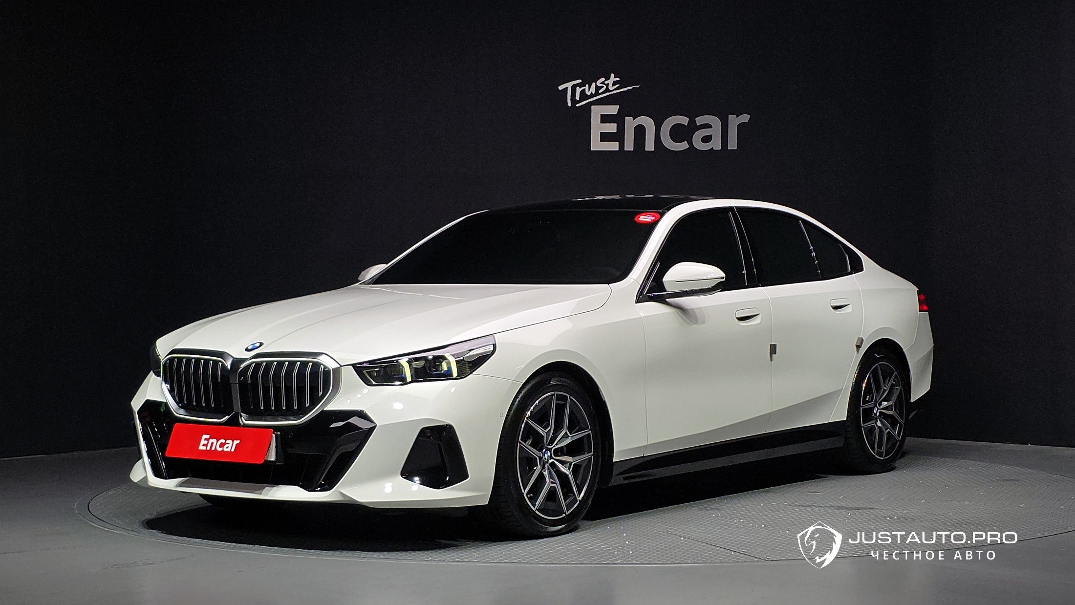 Автомобиль BMW 5-Series