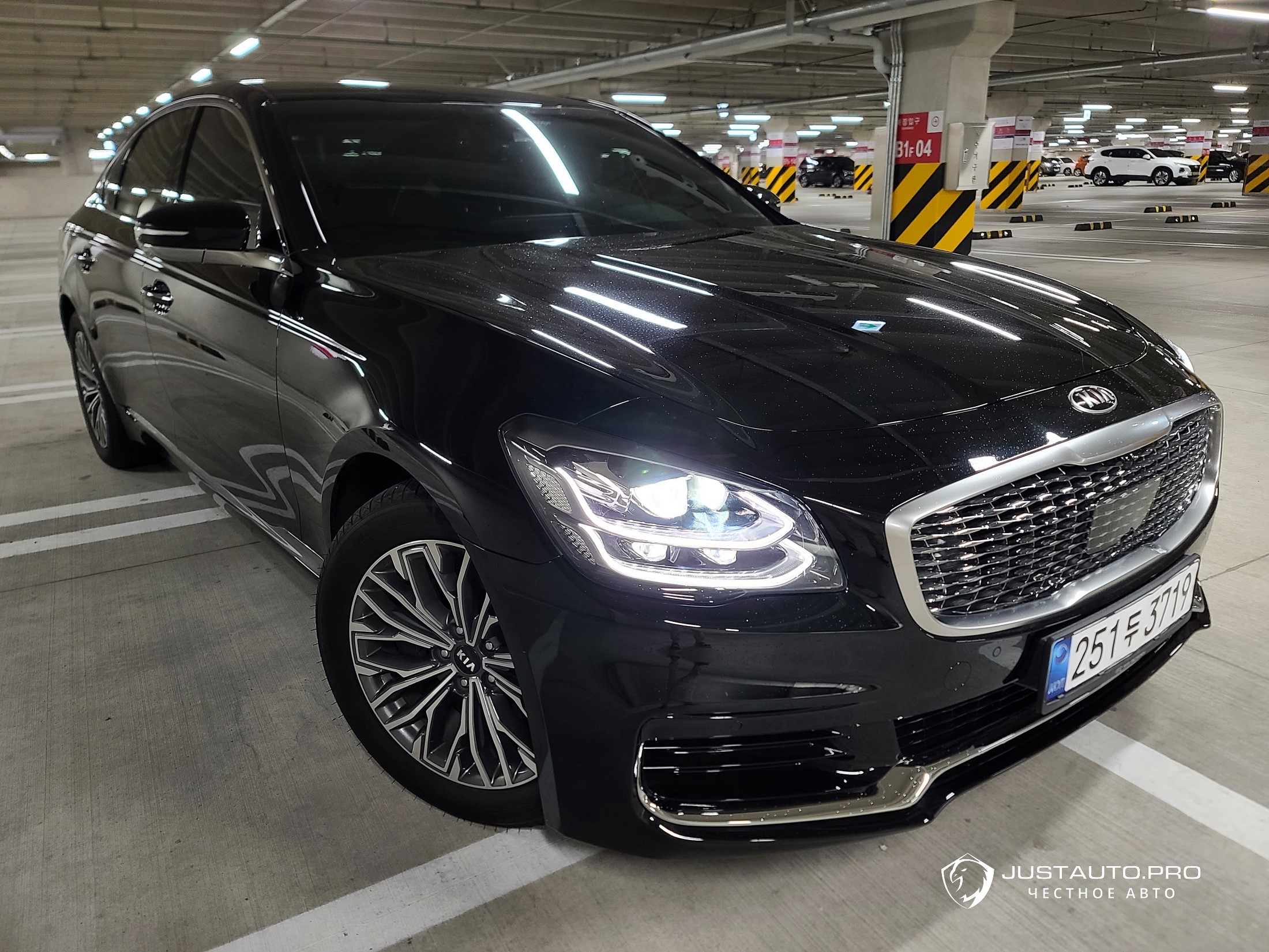 Автомобиль Kia K9