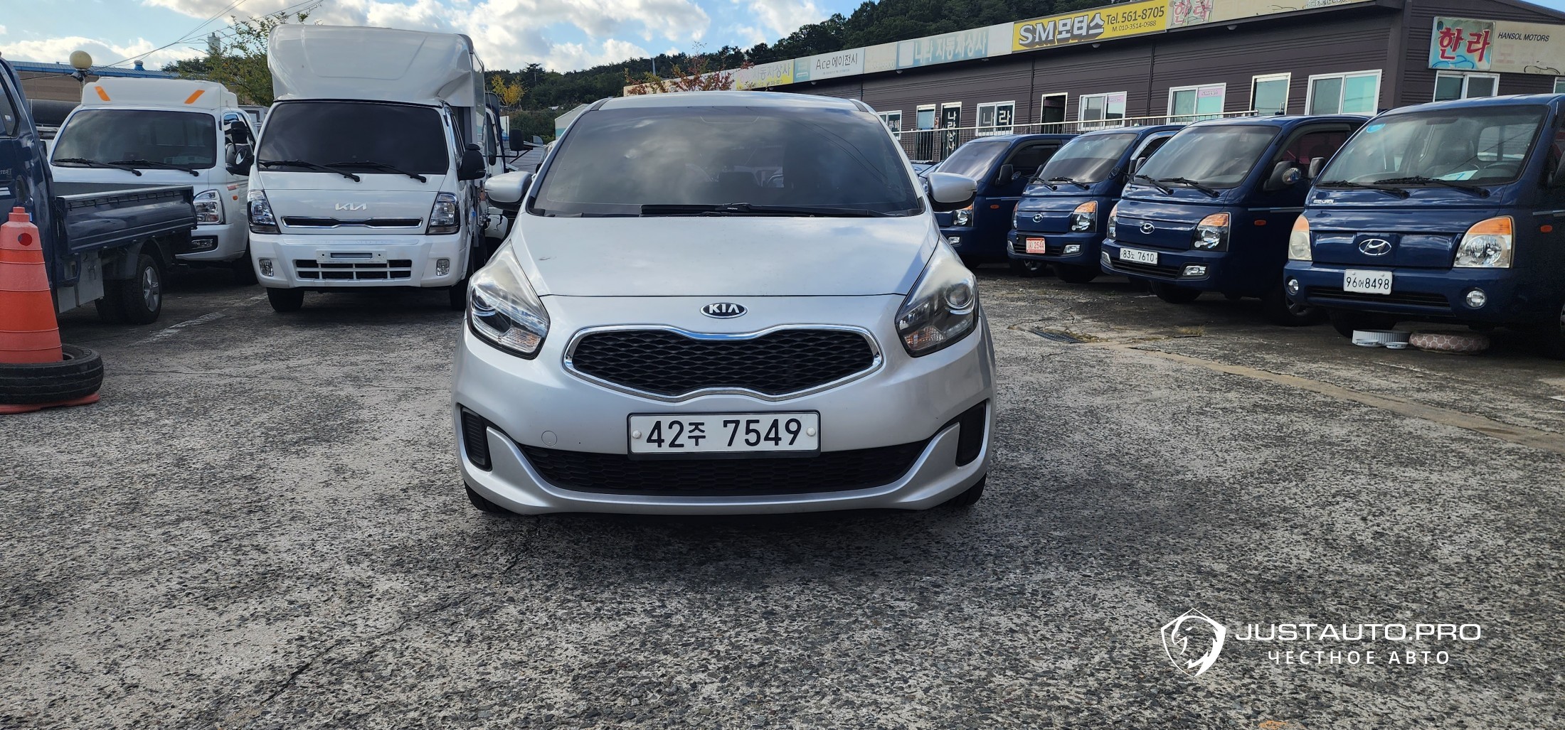 Автомобиль Kia Carens