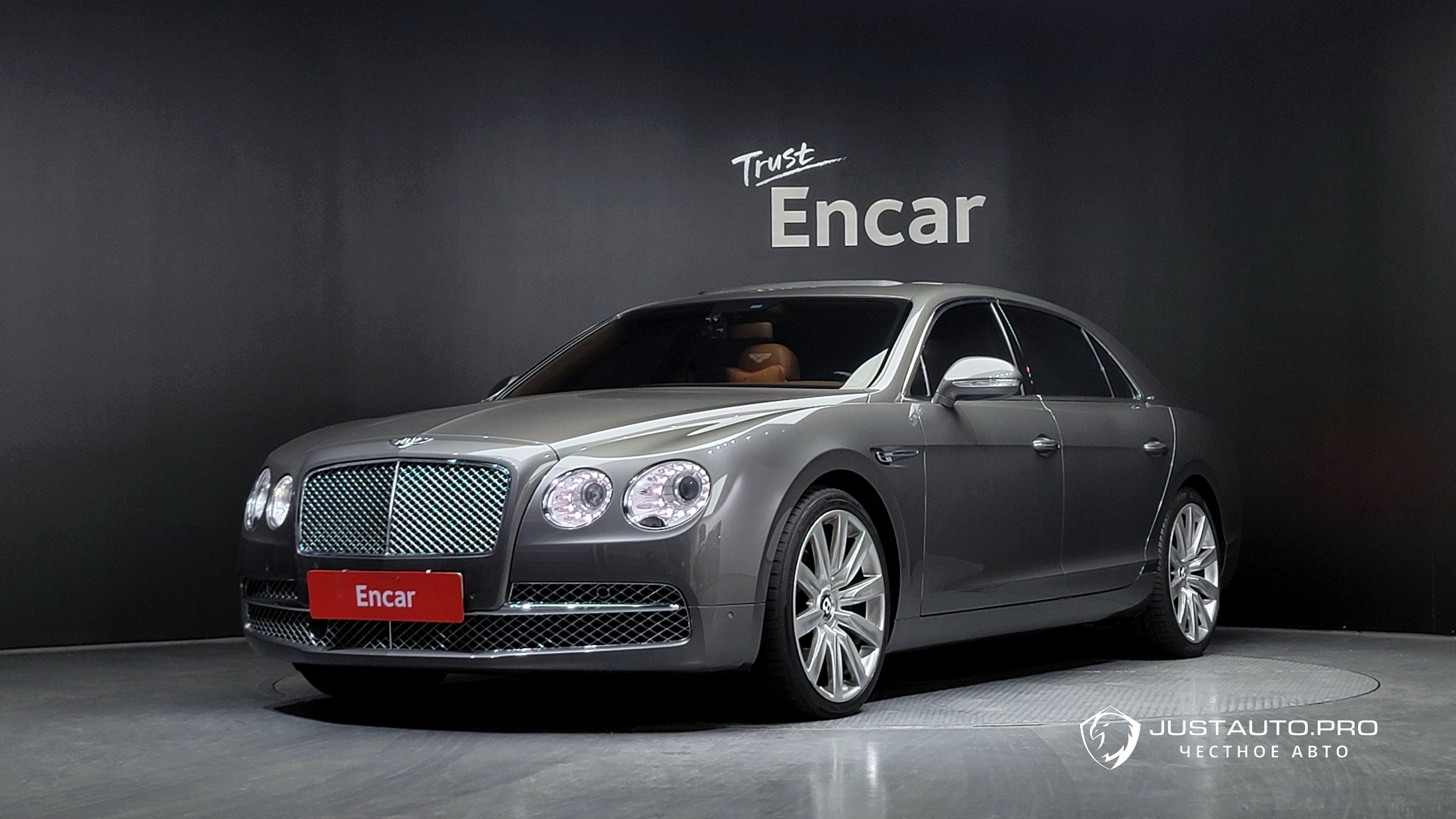 Автомобиль Bentley Flying Spur