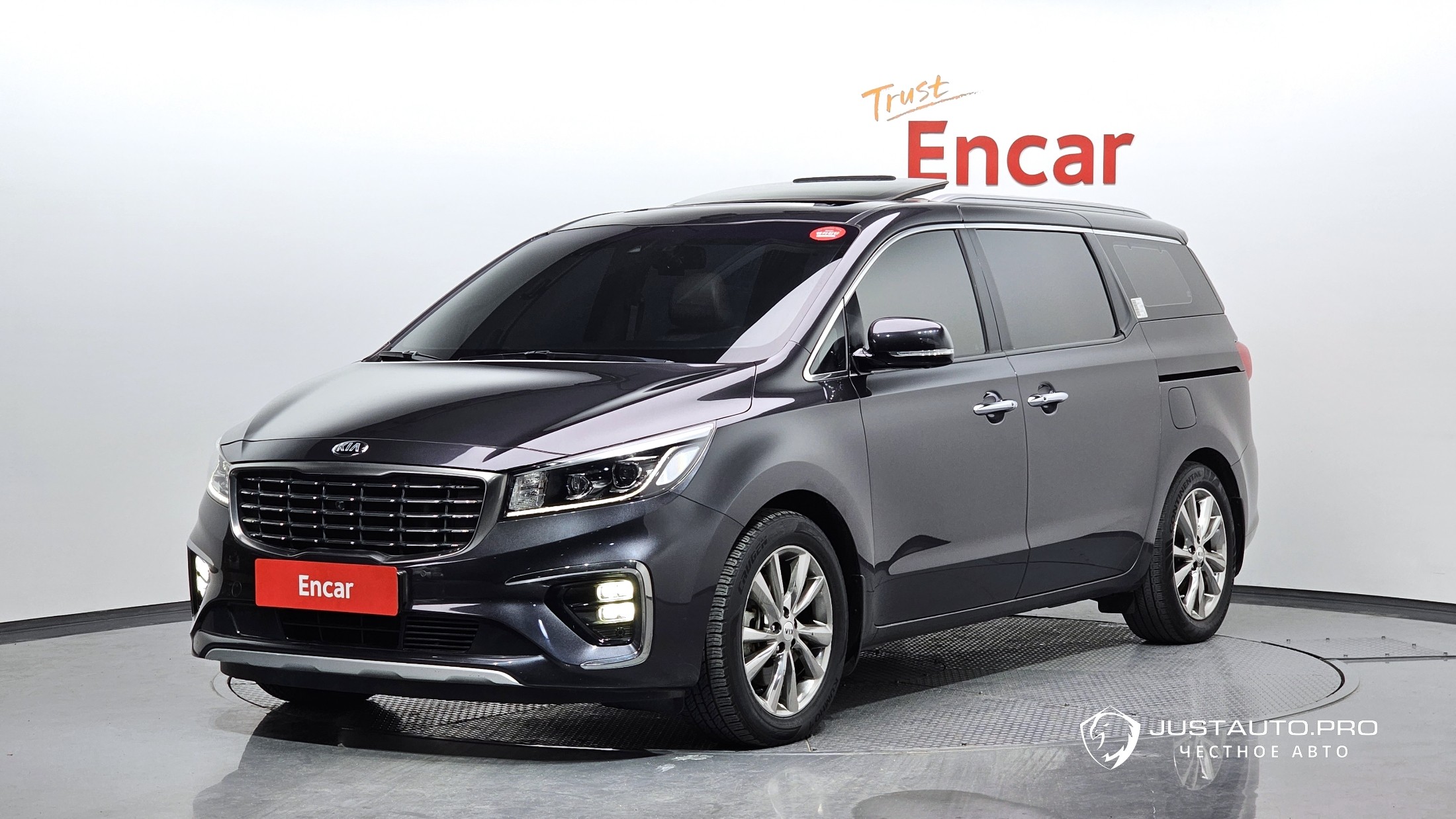 Автомобиль Kia Canival