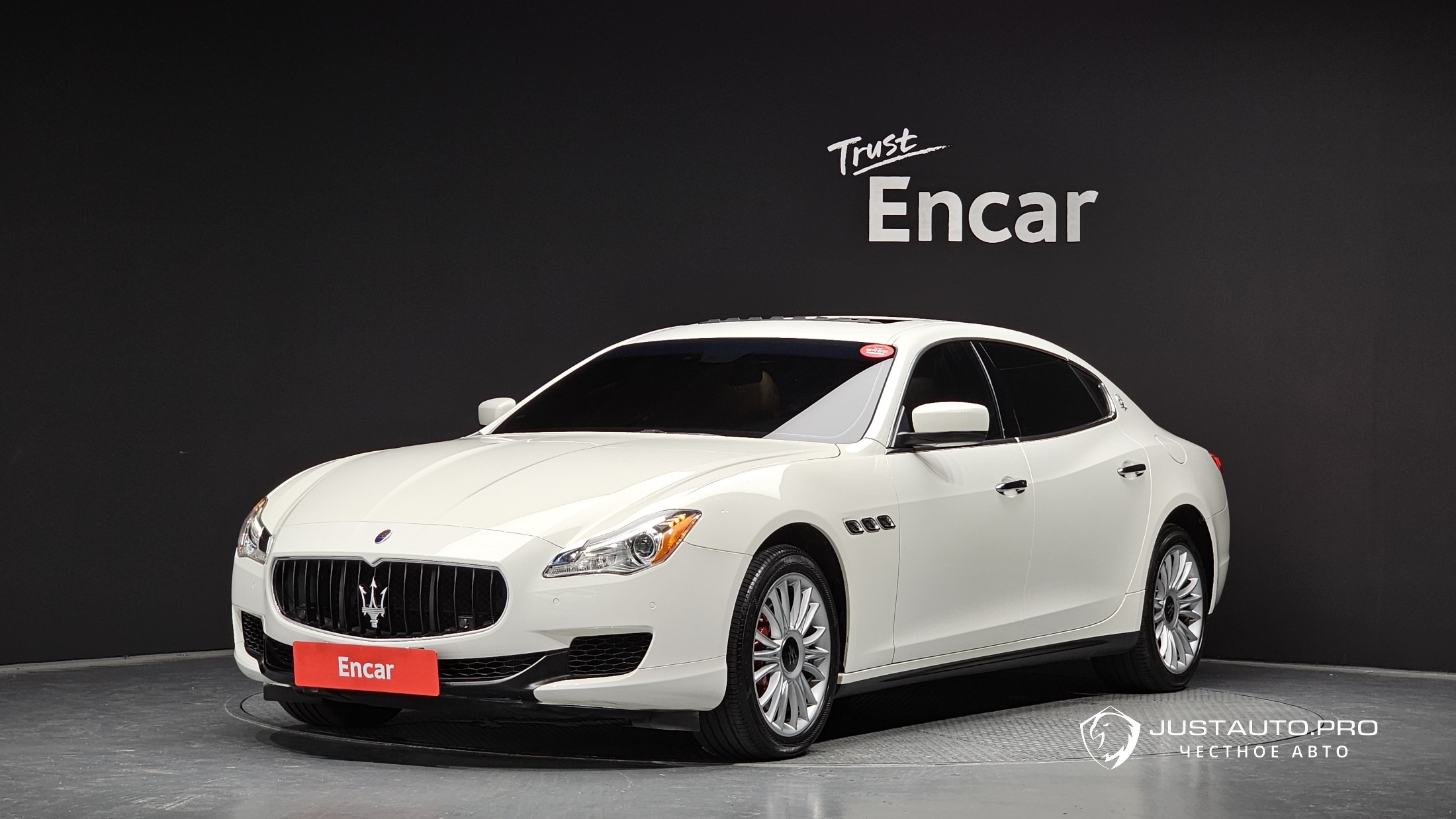 Автомобиль Maserati Quattroporte