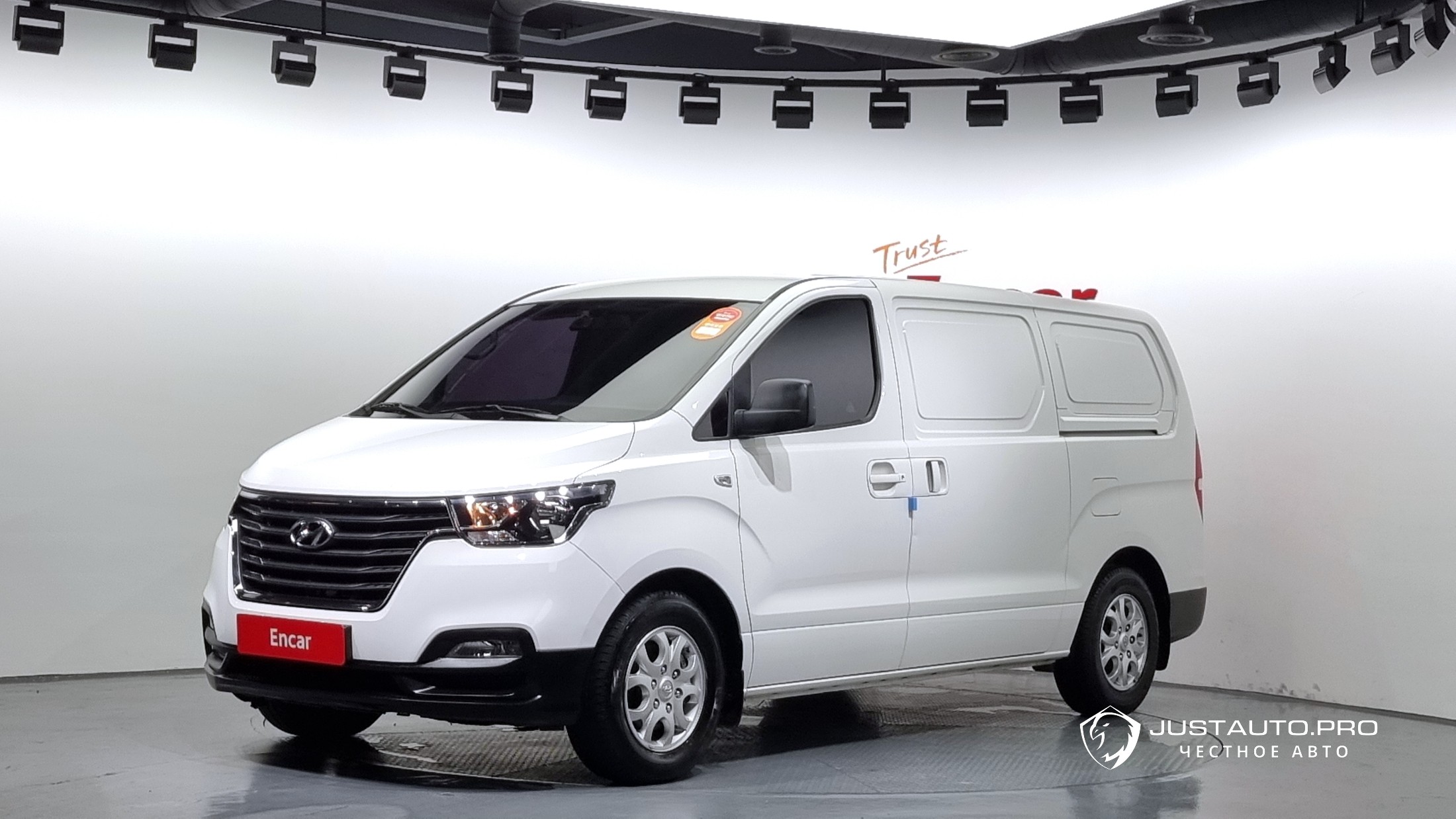 Автомобиль Hyundai Starex