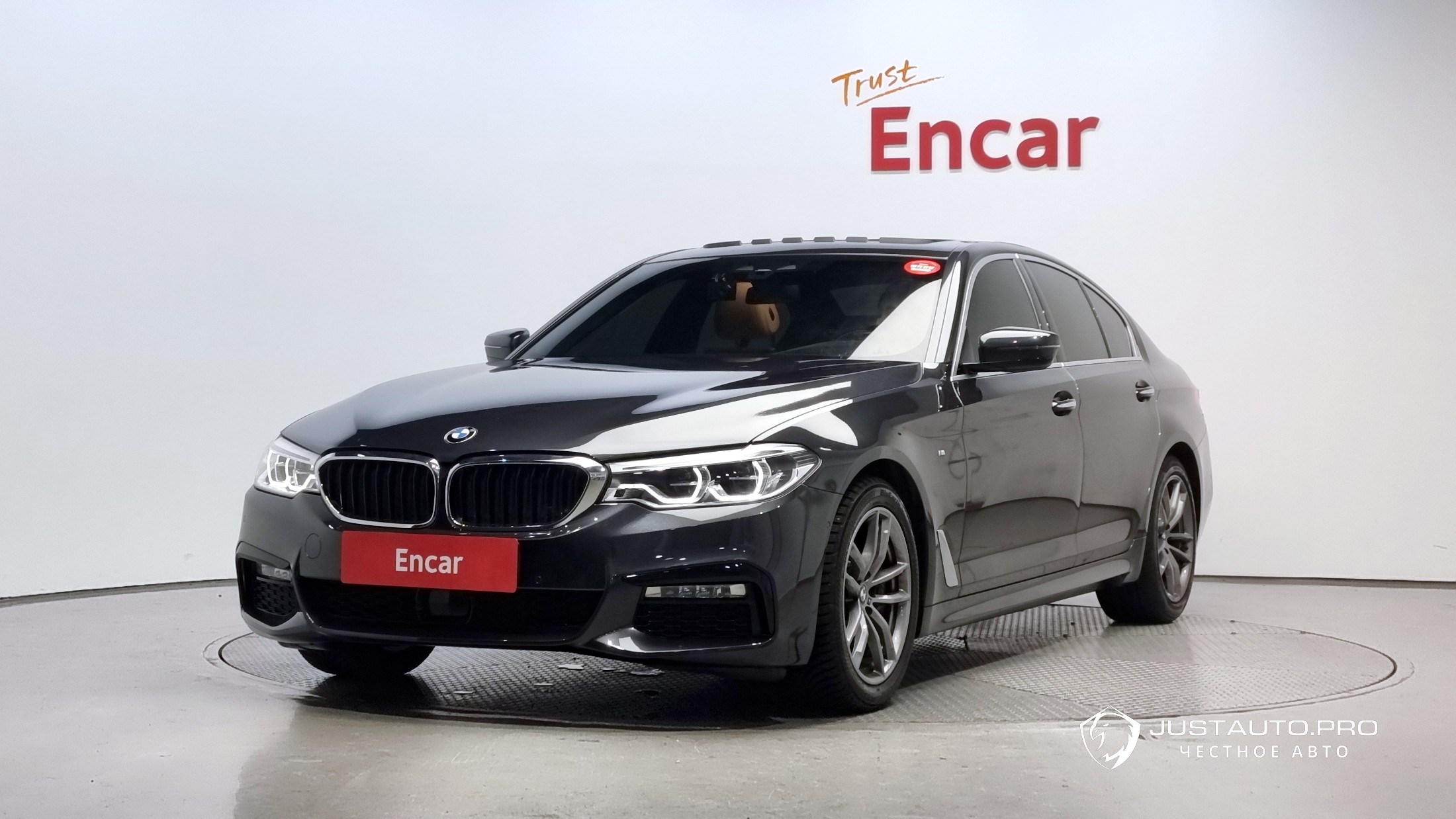 Автомобиль BMW 5-Series