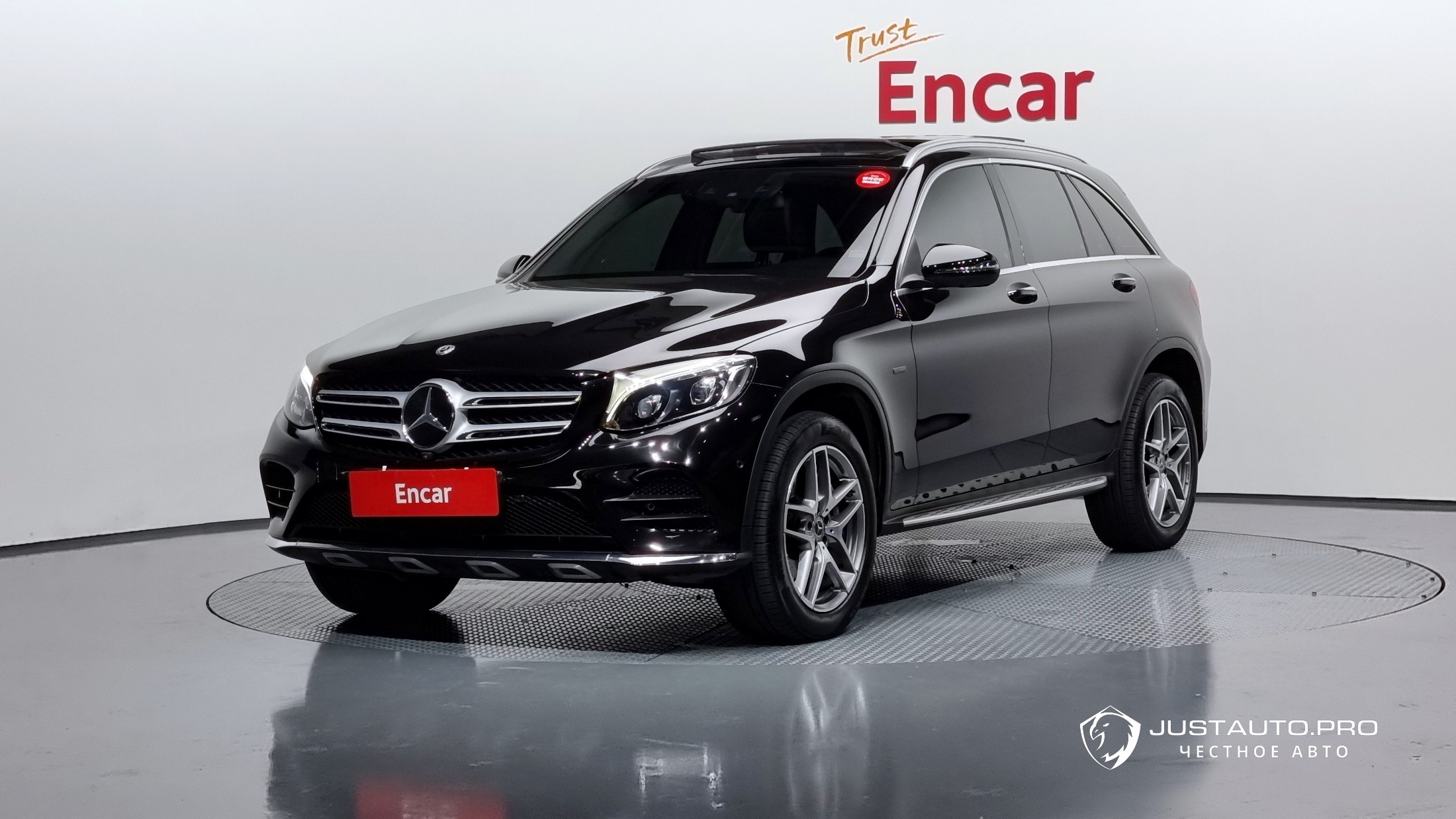 Автомобиль Mercedes-Benz GLC-Class