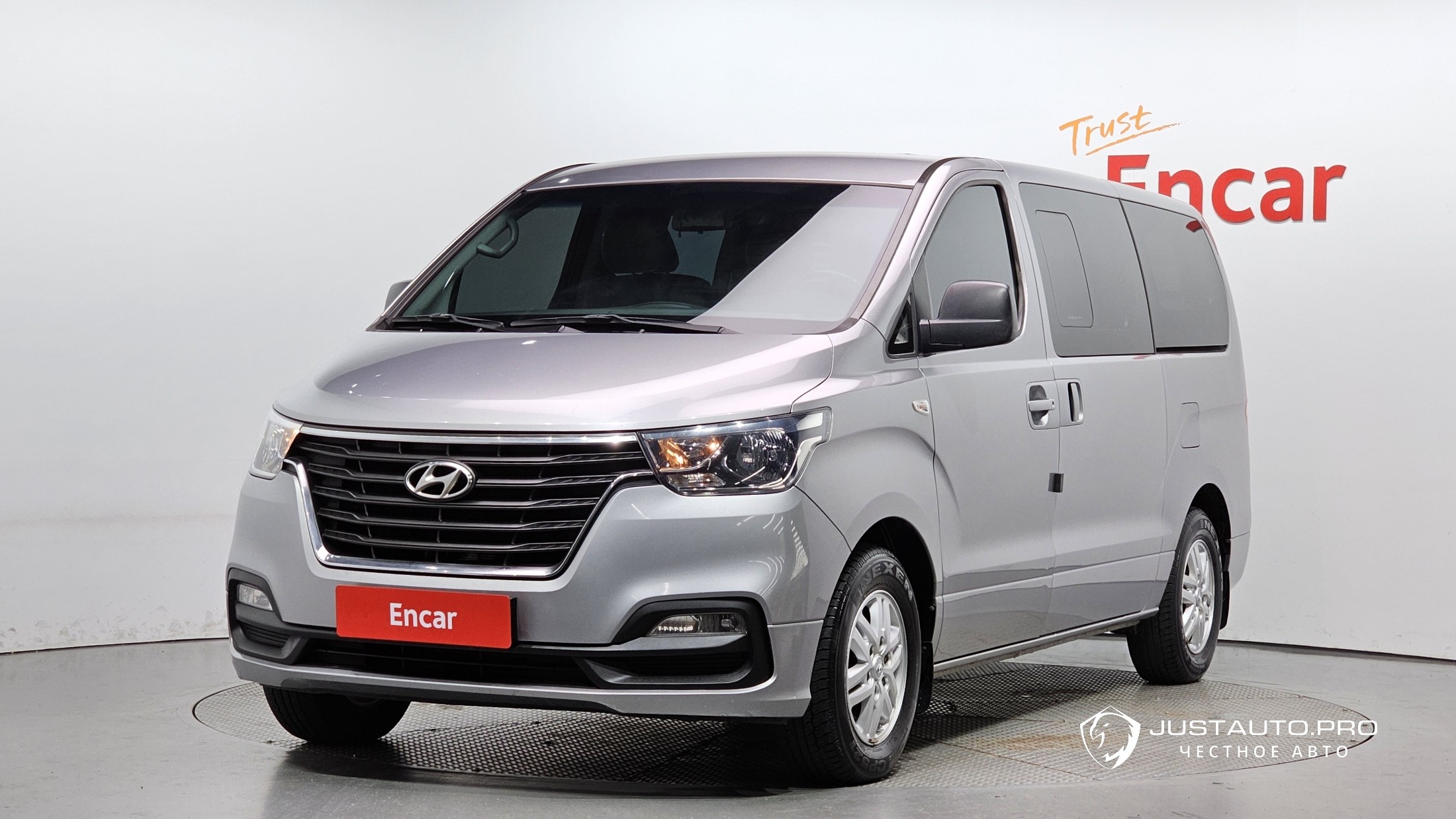 Автомобиль Hyundai Starex