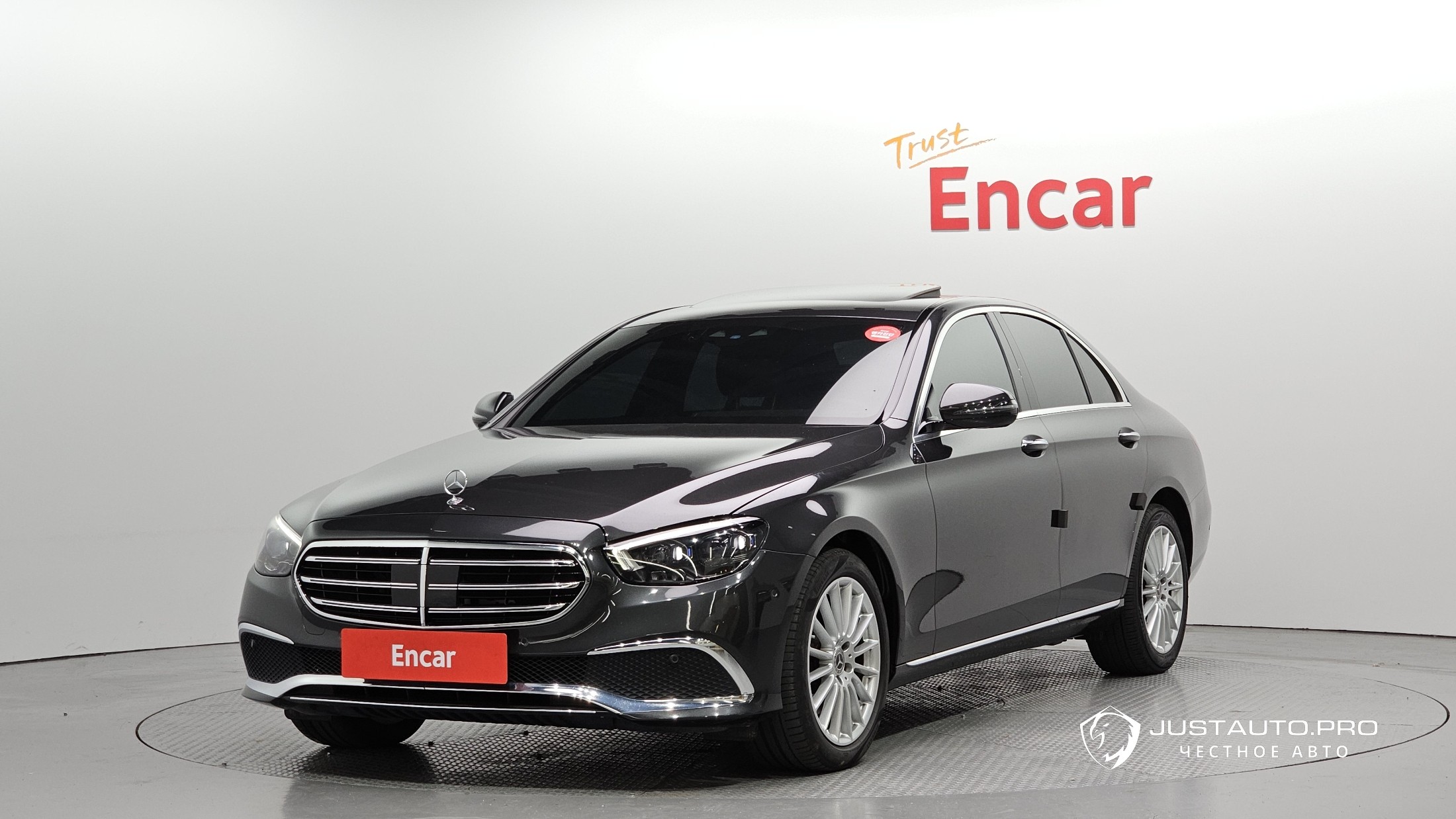 Автомобиль Mercedes-Benz E-Class
