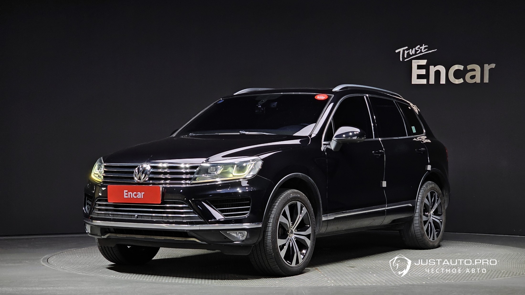 Автомобиль Volkswagen Touareg