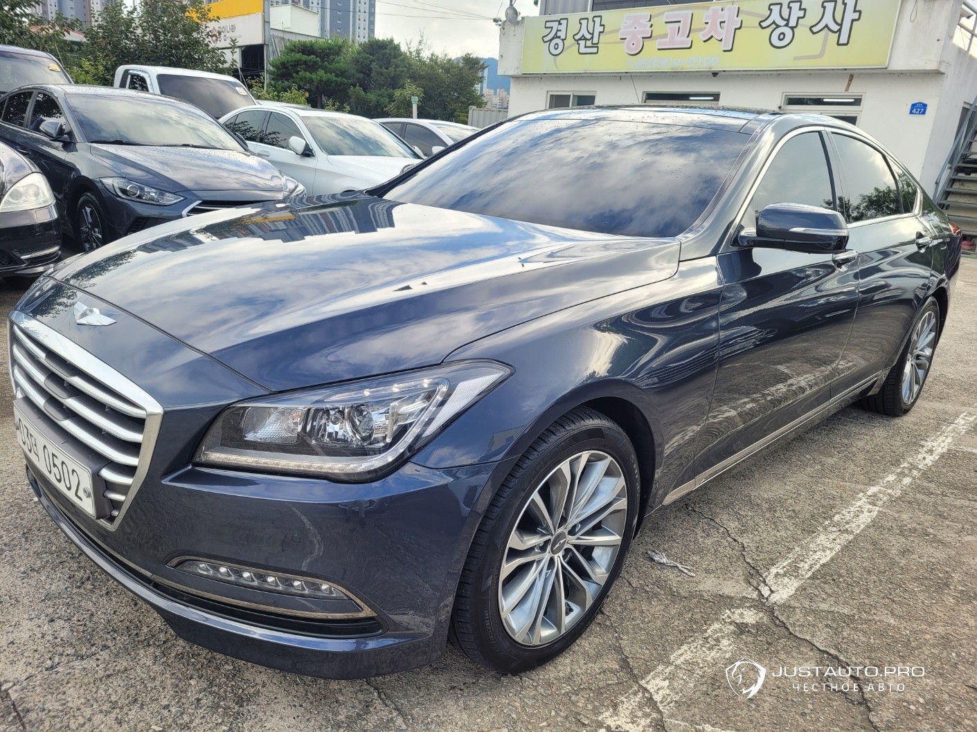 Автомобиль Hyundai Genesis