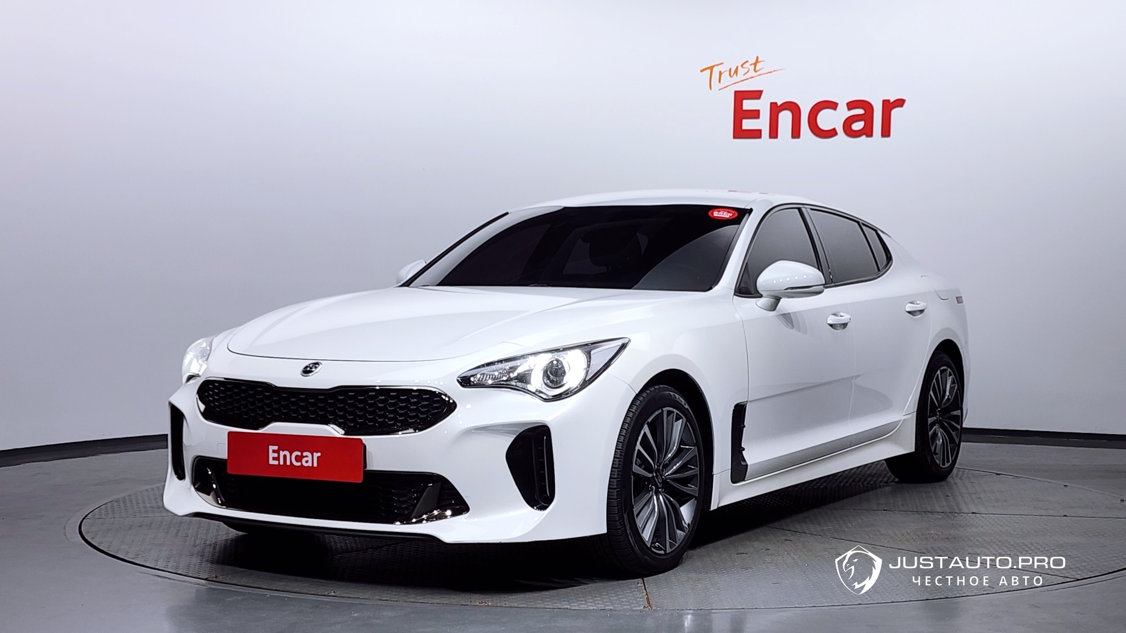 Автомобиль Kia Stinger