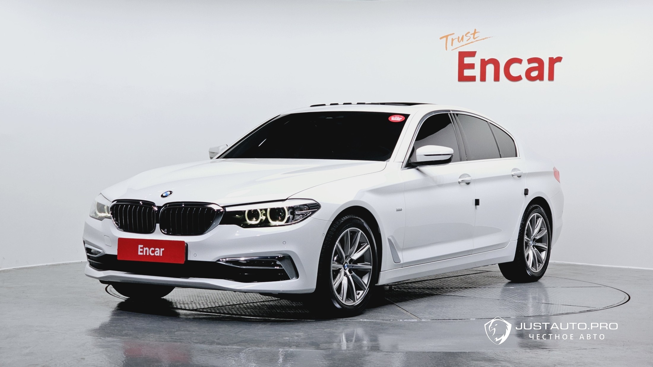 Автомобиль BMW 5-Series