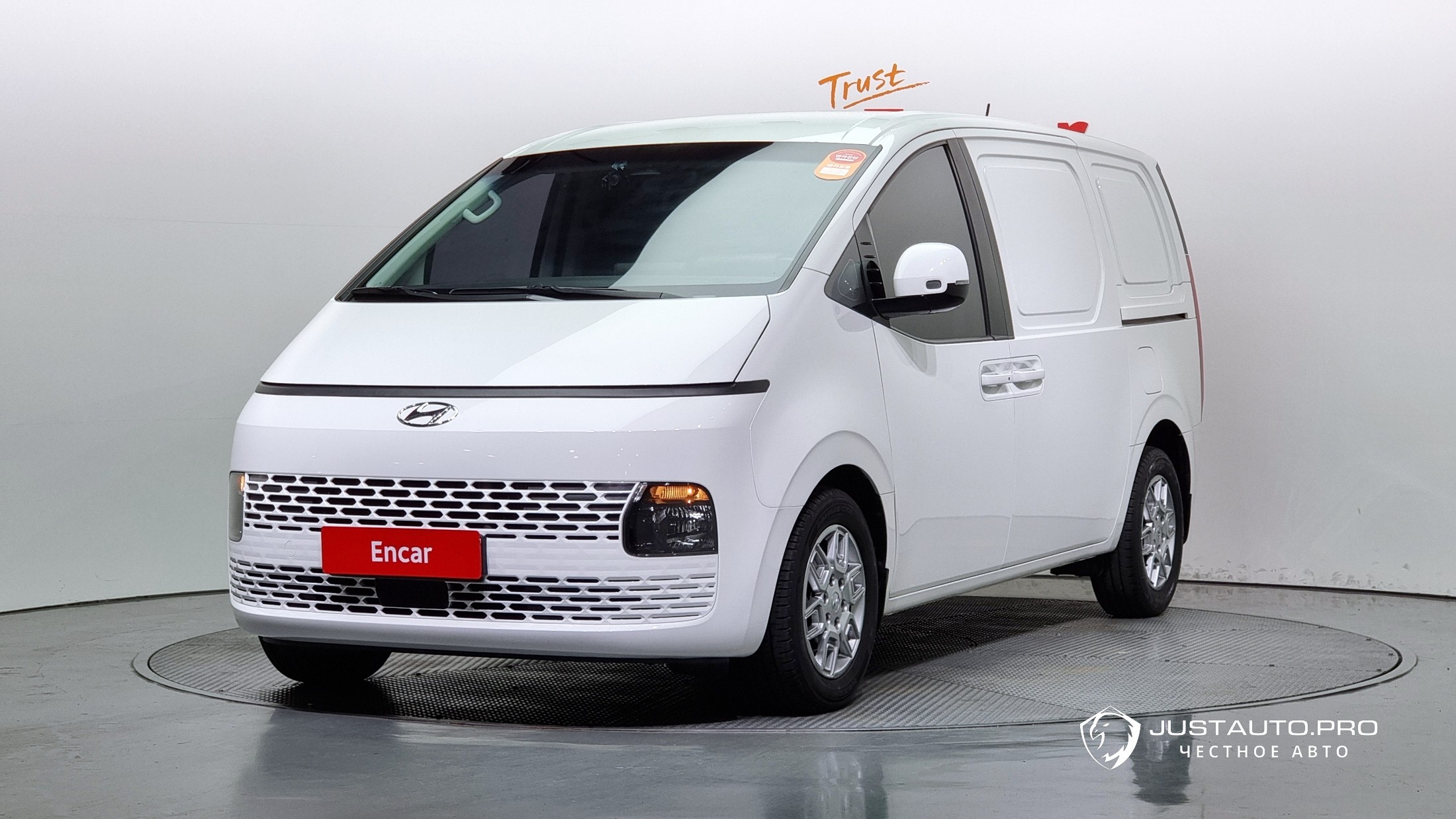 Автомобиль Hyundai Staria