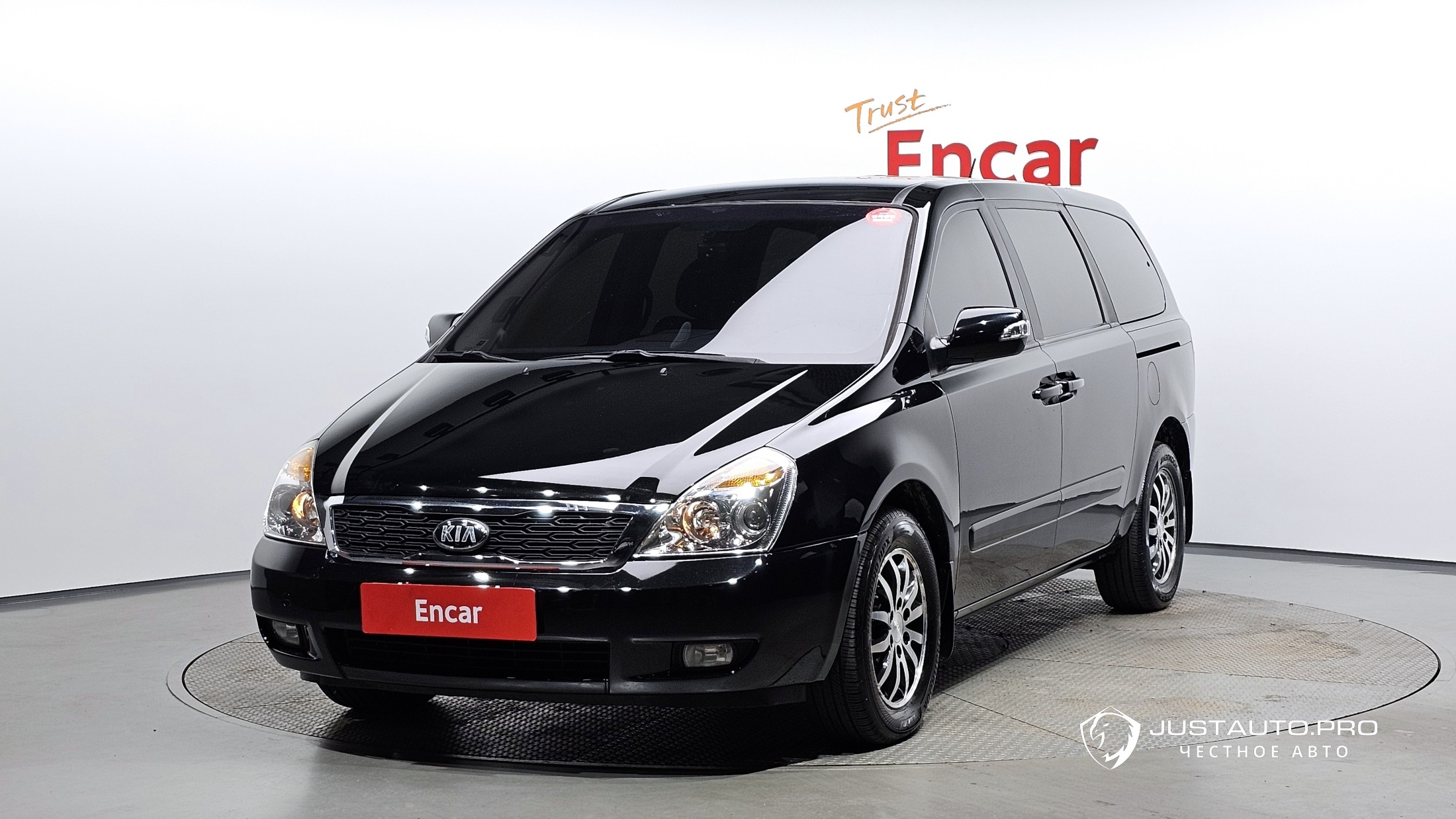 Автомобиль Kia Canival