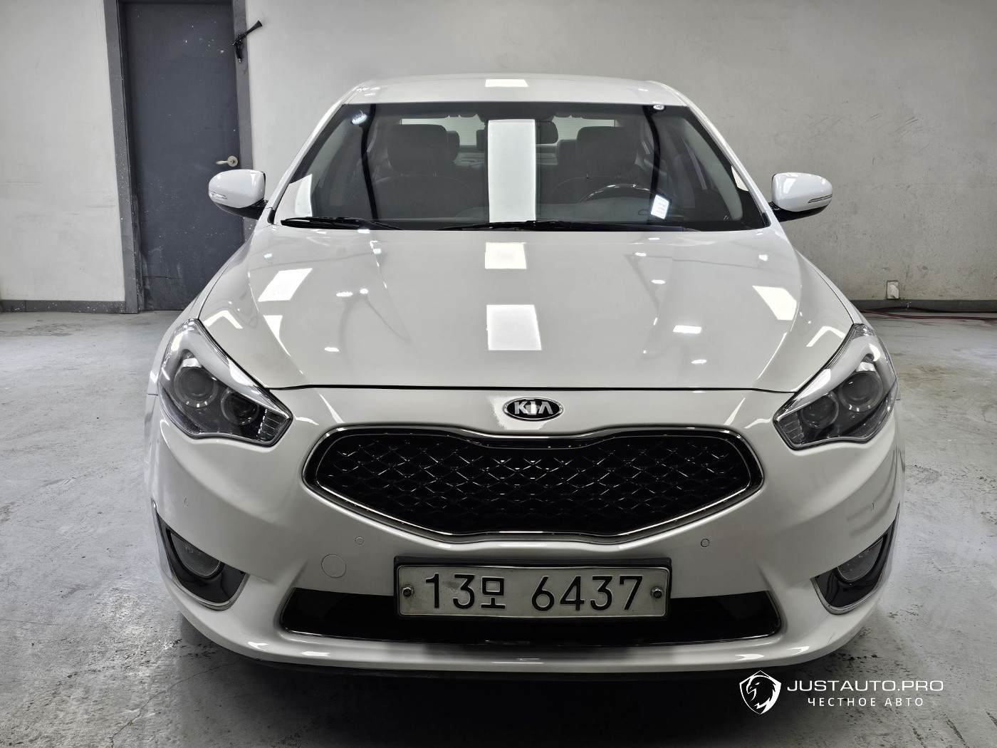 Автомобиль Kia K7