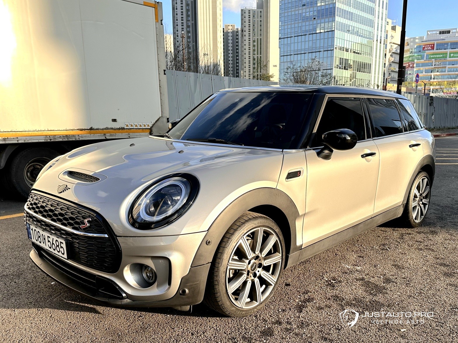 Автомобиль Mini Clubman