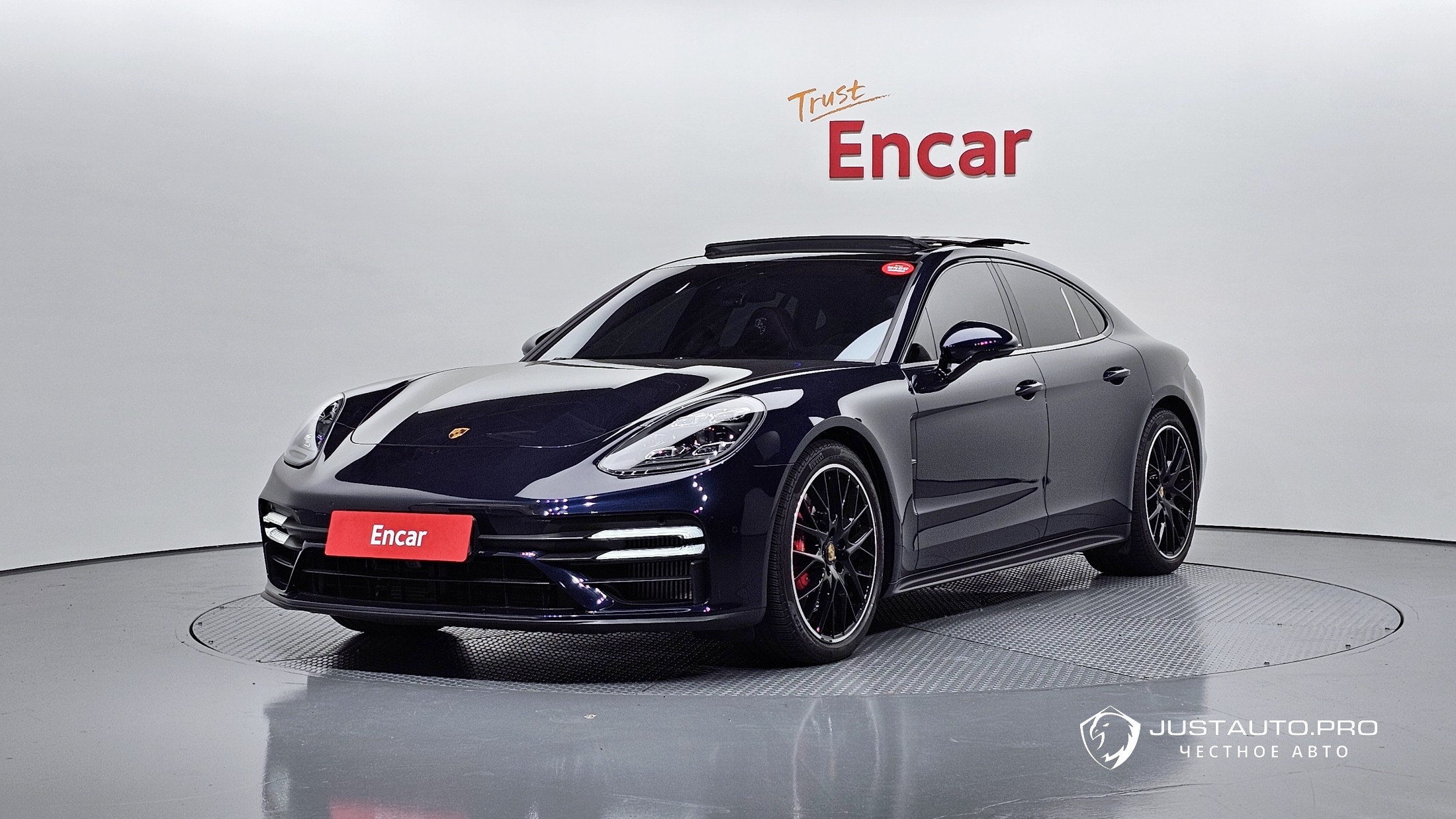 Автомобиль Porsche Panamera