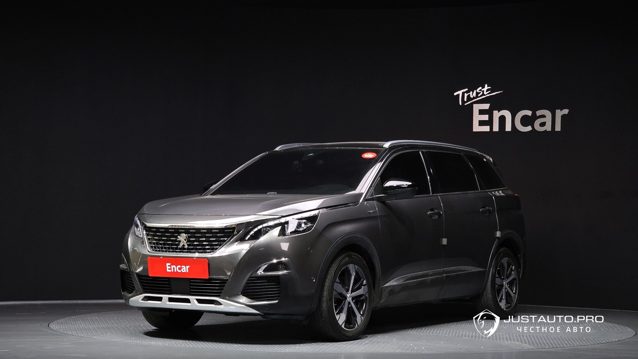 Автомобиль Peugeot 5008